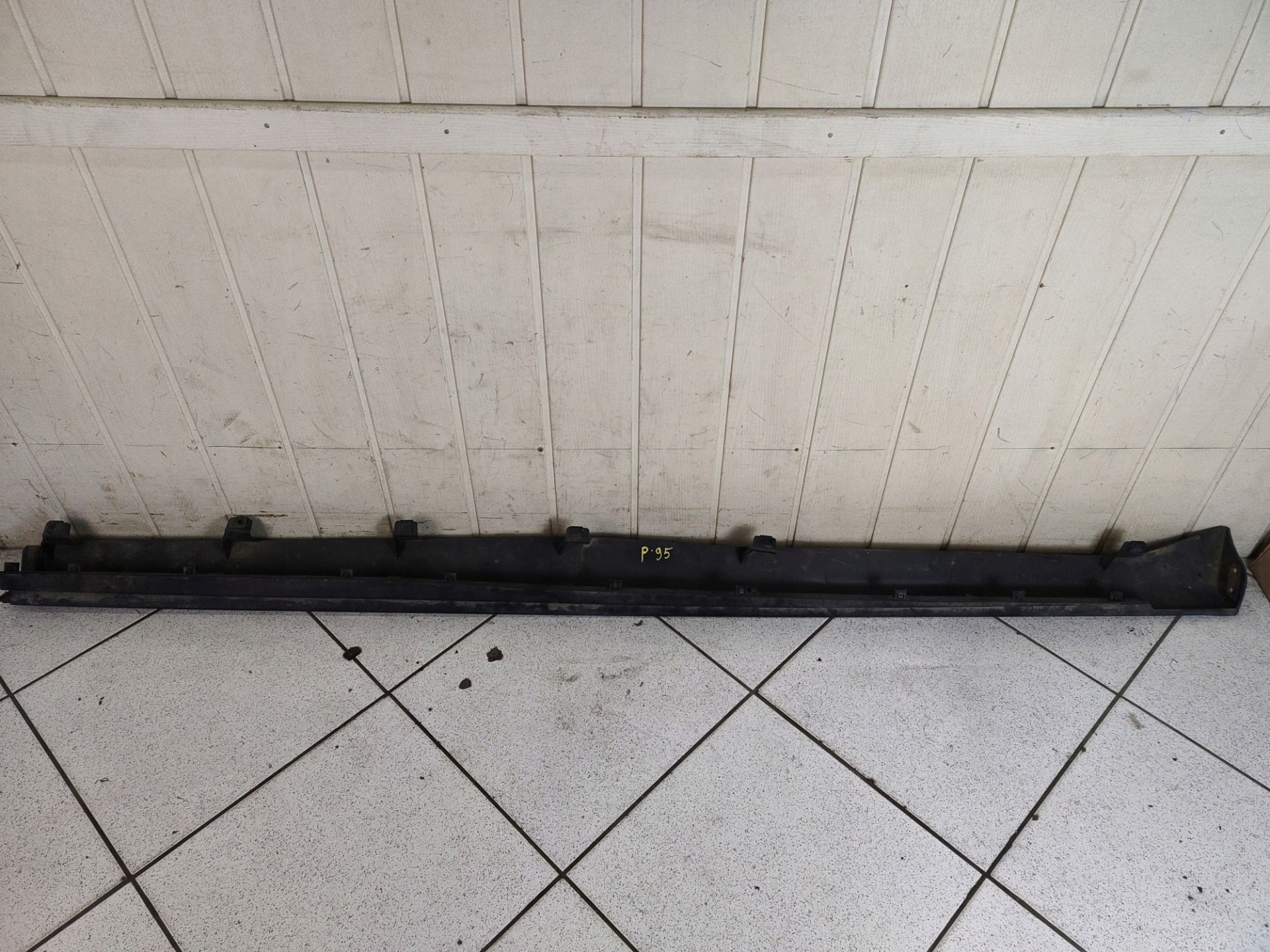 moulding threshold exterior left side Chrysler Town and Country 5 facelift
