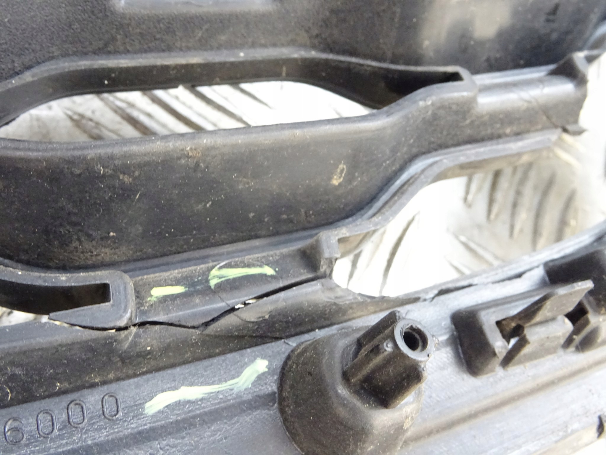 RANGE ROVER VELAR Grille J8A2-8200