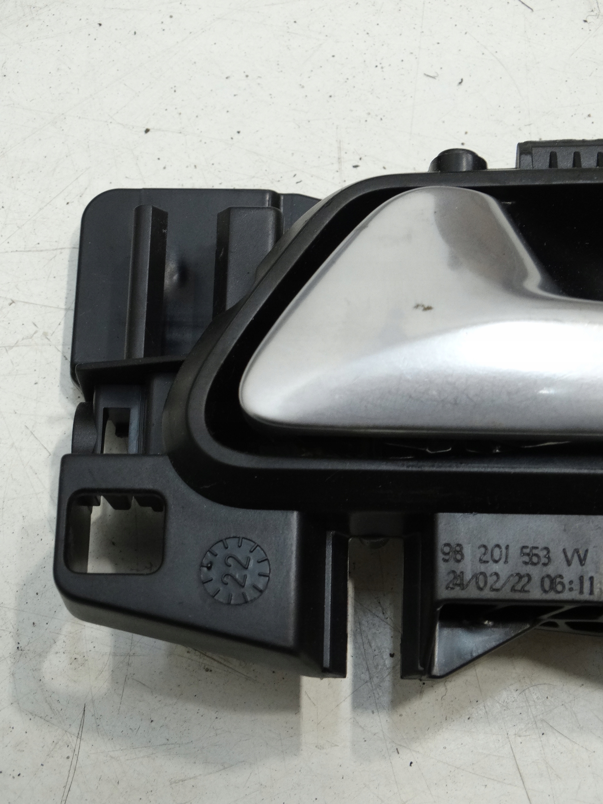 handle inner left rear part PEUGEOT 5008 II 23R. 98201563W
