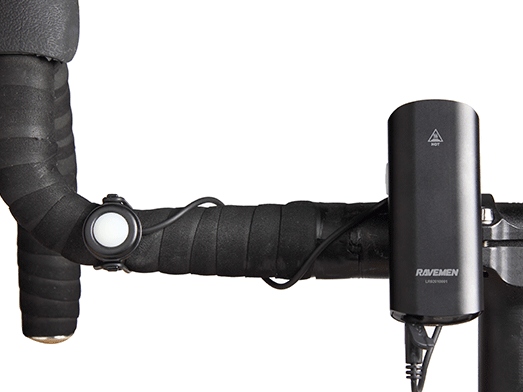 Lampa przednia Ravemen LR-800P LED 800 lumenów 2,6Ah pilot przewodowy Zasilanie akumulator