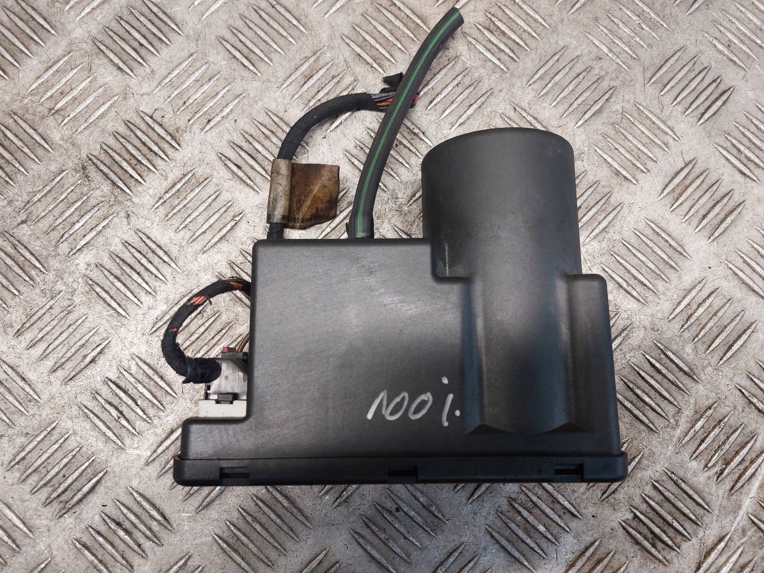 POMPKA ZAMKA CENTRALNEGO AUDI 80 B4 4A0862257A