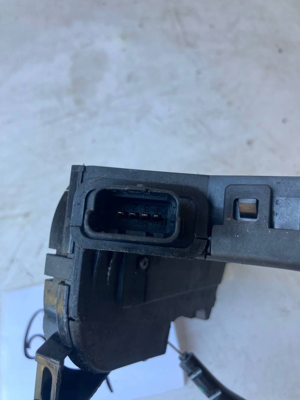 lock door left front RENAULT CLIO IV 805011929R