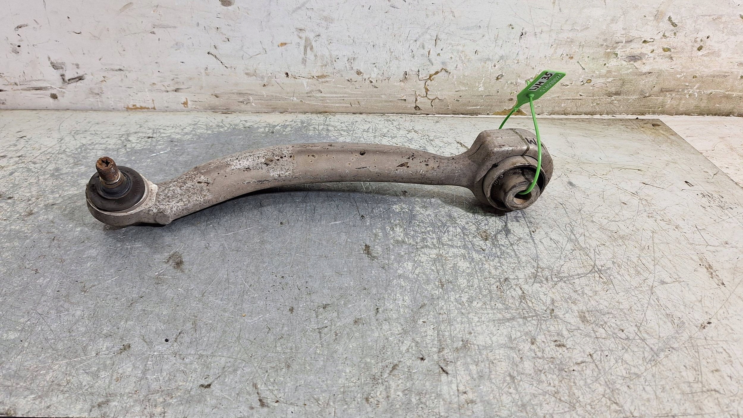 arm left front 20425L MERCEDES W204