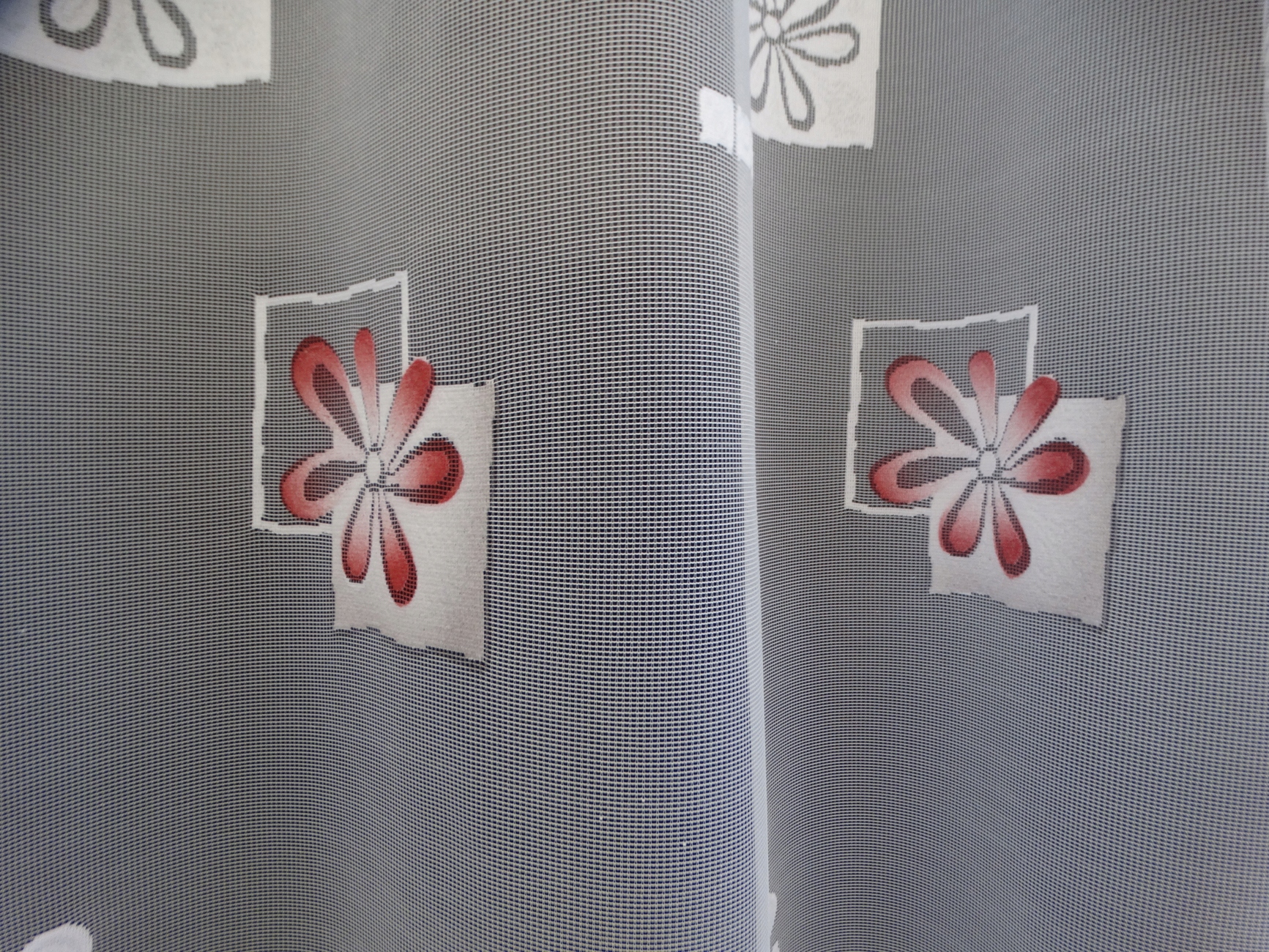 Mg Záclona 125/809 Bílé květy bordó 350x160 cm Hotová S Páskou M