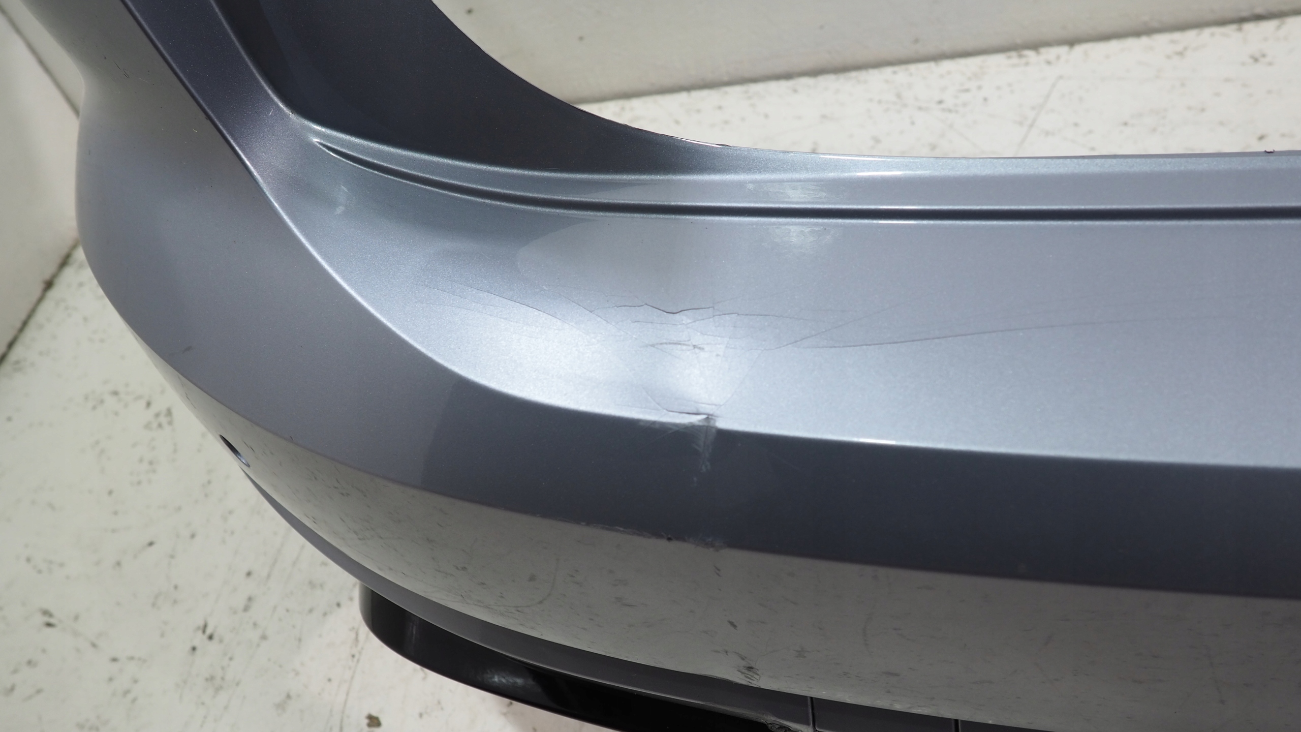 VW Touareg III R Line bumper rear part
