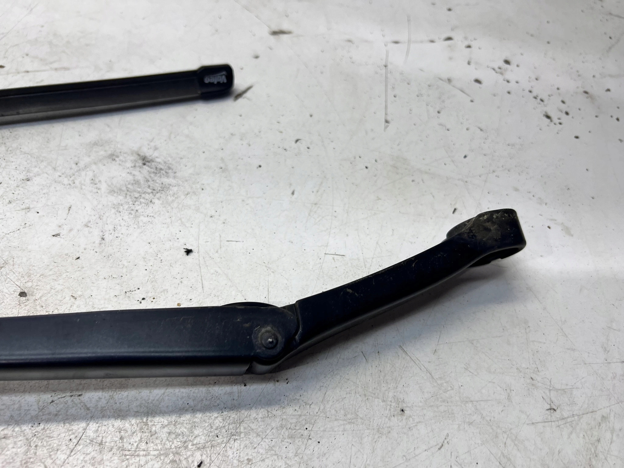 wiper arm left AUDI Q7 4M 4M2955407