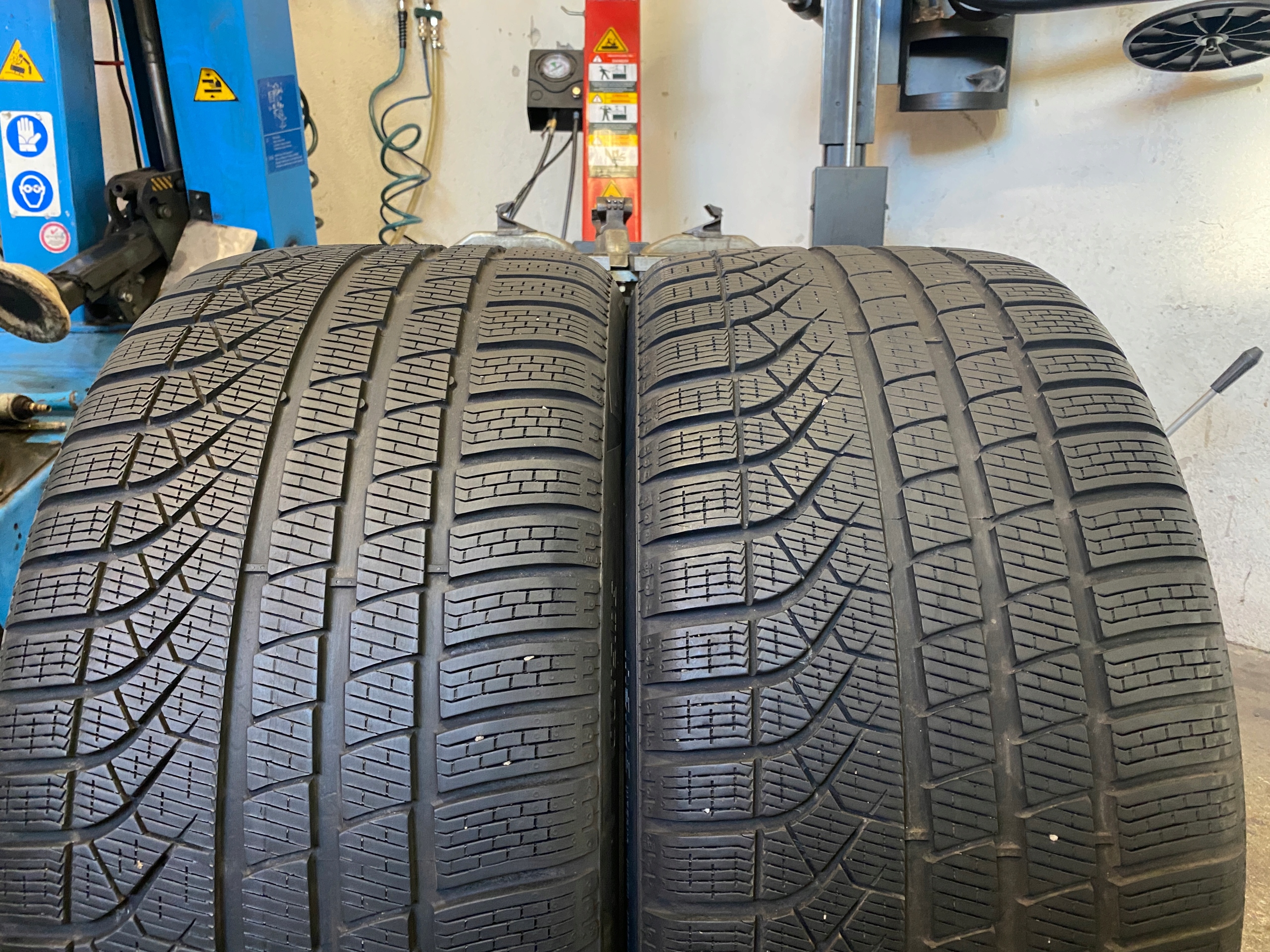2 tyres winter 285/40R19 Pirelli P ZERO Winter 7mm 2022r