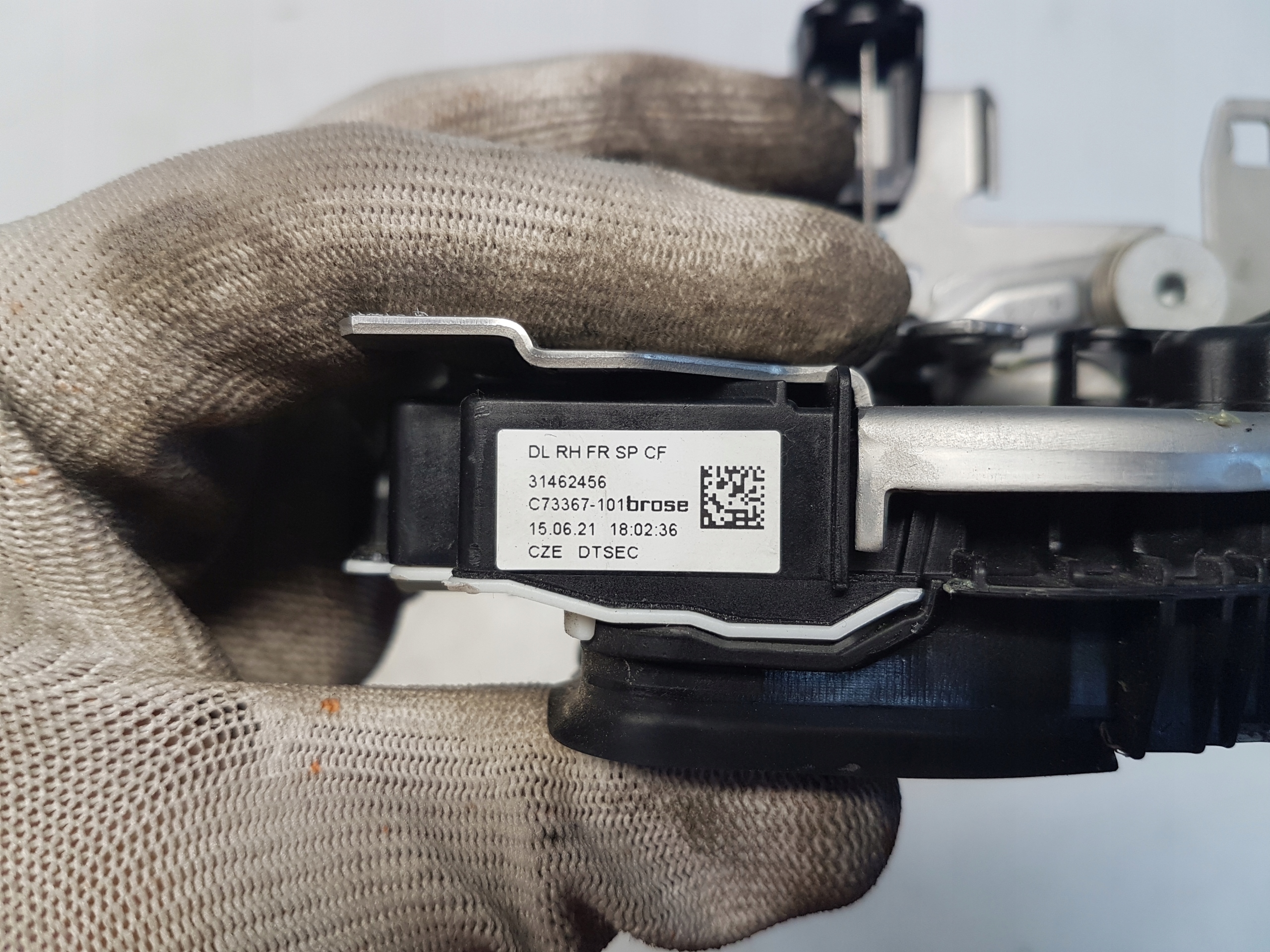 VOLVO XC40 lock door right front 6PIN 31462456