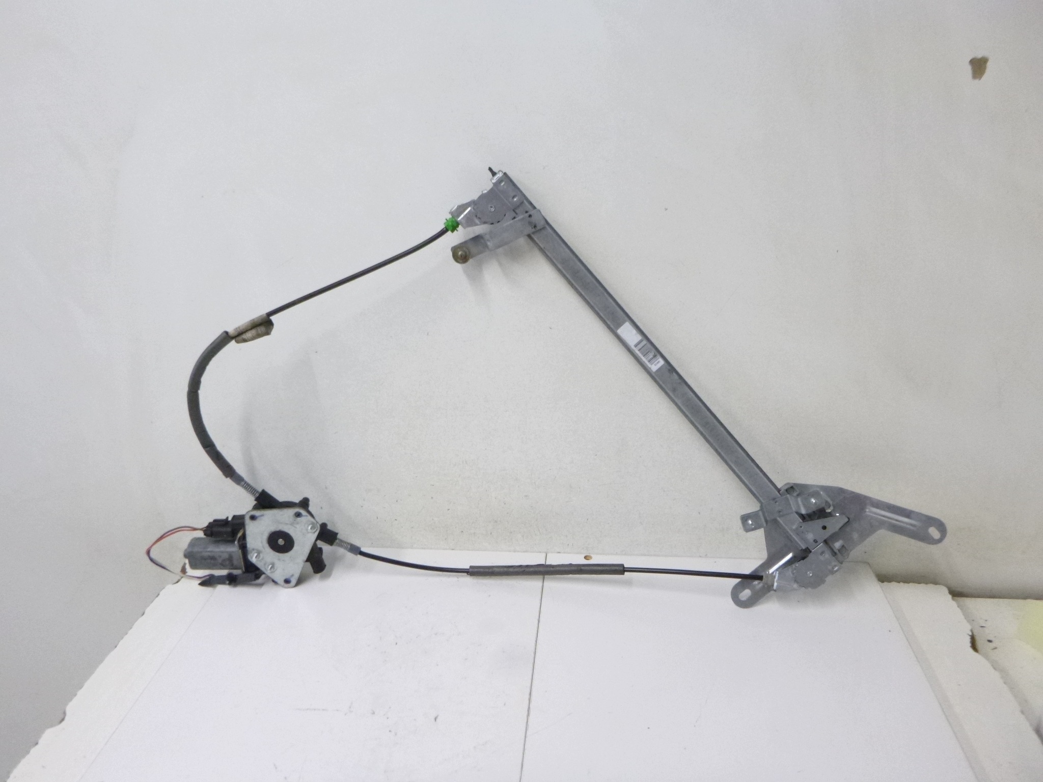 mechanism lifting windows left front Fiat Punto and Cabrio D3937.00 94 – 00