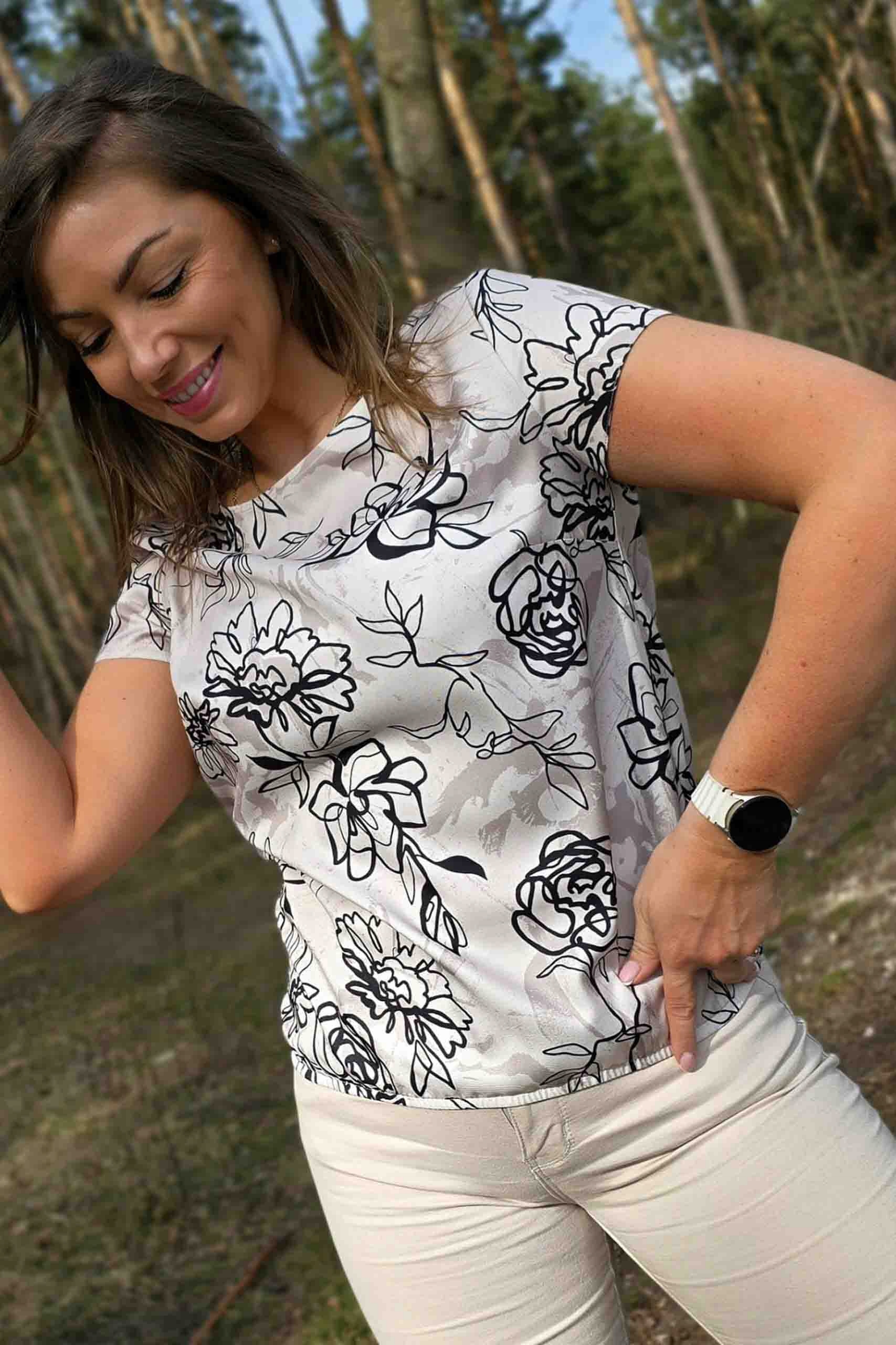 Dámská halenka Blue s krátkým rukávem Květiny Bílá 38