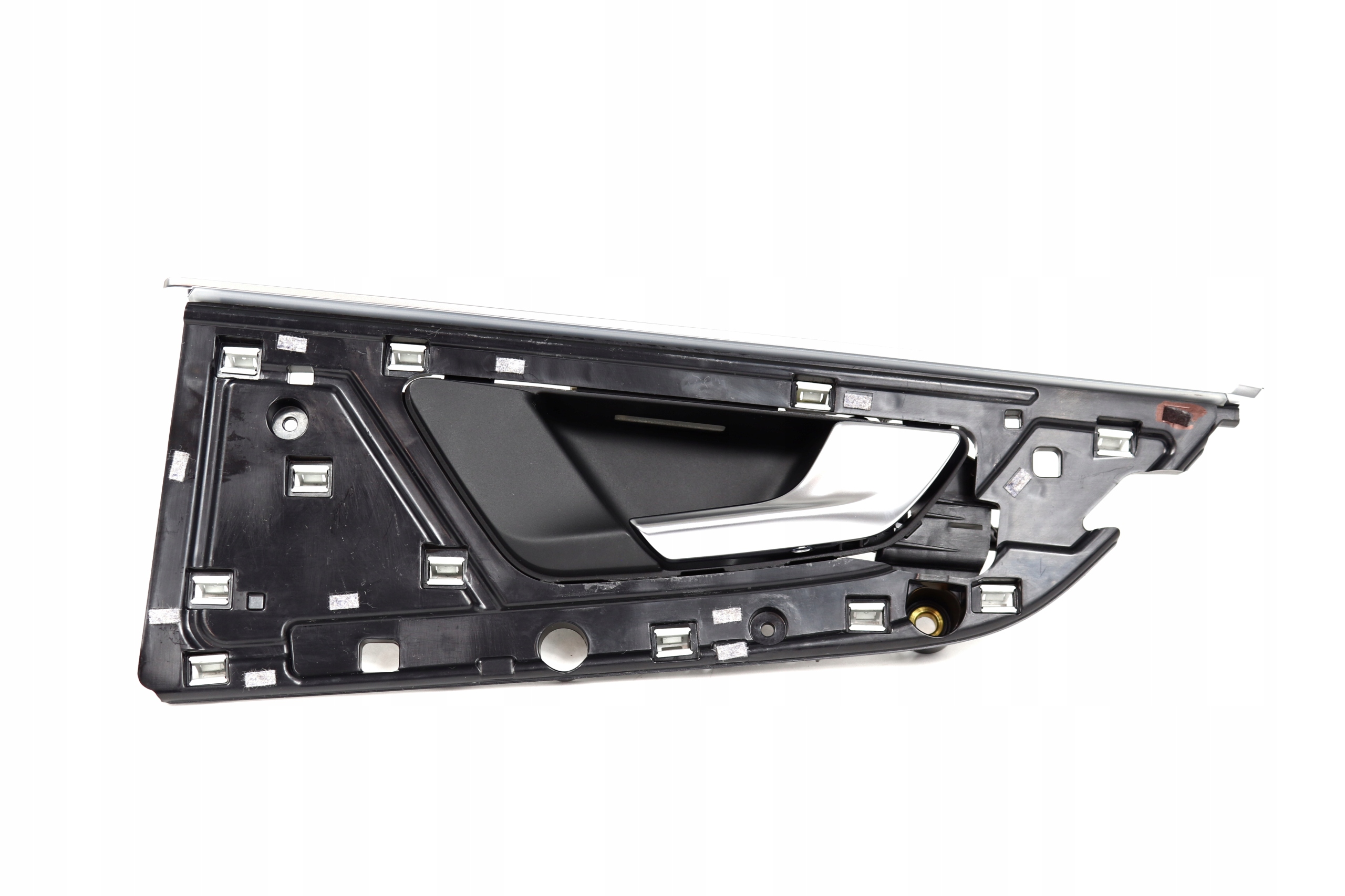 ДЕРЖАТЕЛЬ ЗАЩИТ ДЕКОРАТИВНЫЕ ДВЕРИ ЗАД. ПРАВЫЙ AUDI Q7