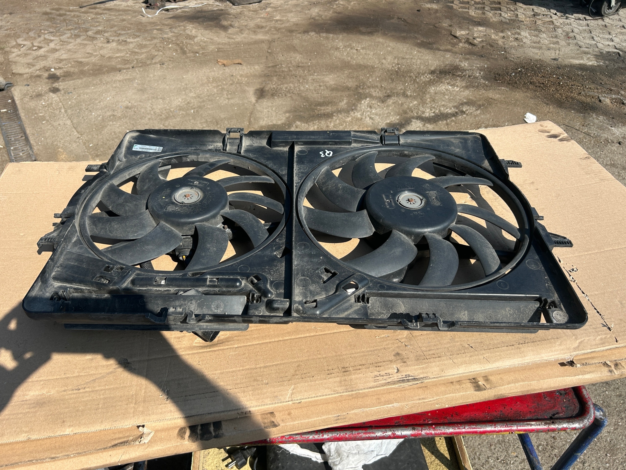 AUDI Q3 8U Ventilateurs Radiateur 8K0121003AG