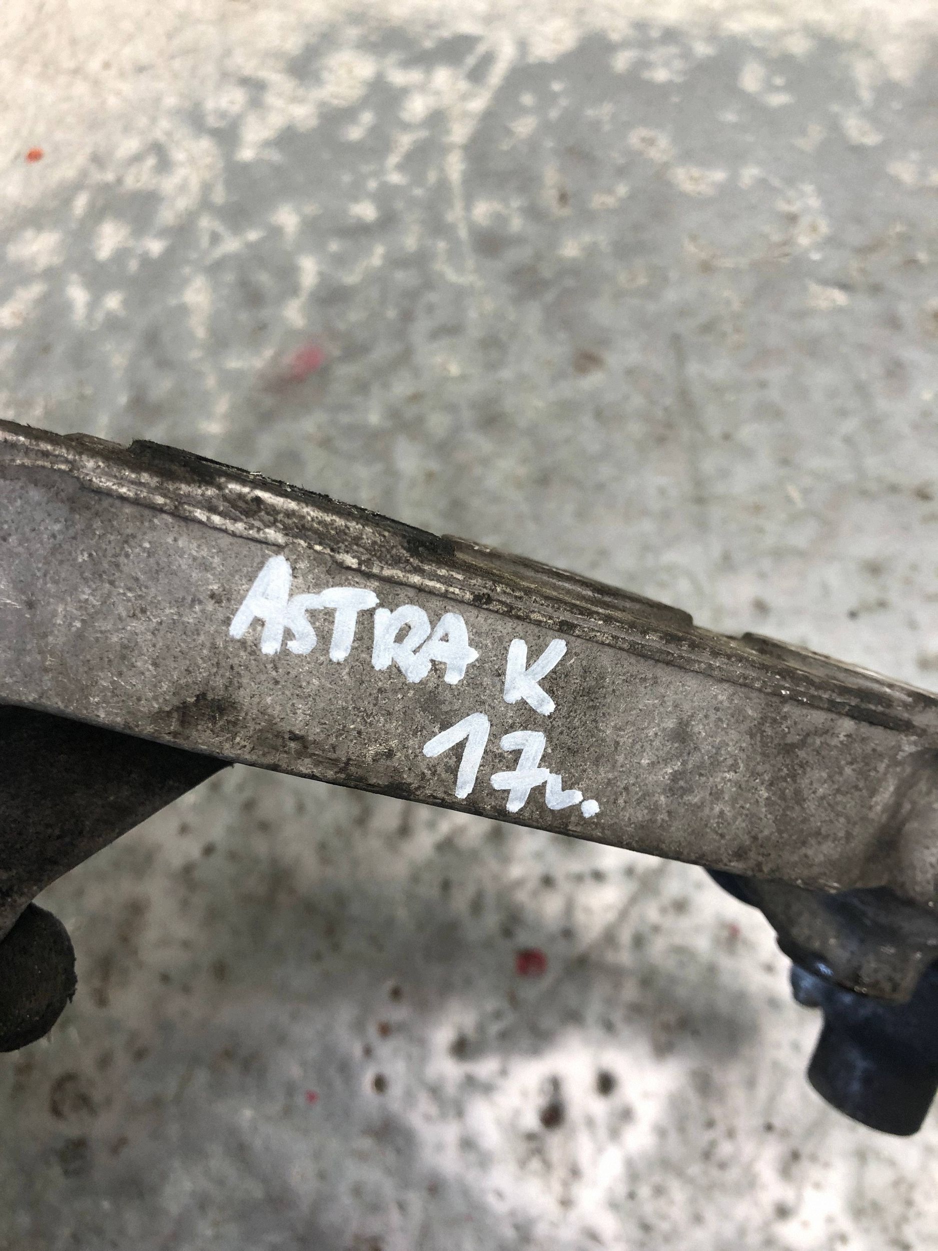 support gearboxes OPEL ASTRA K KOMBI 13364008