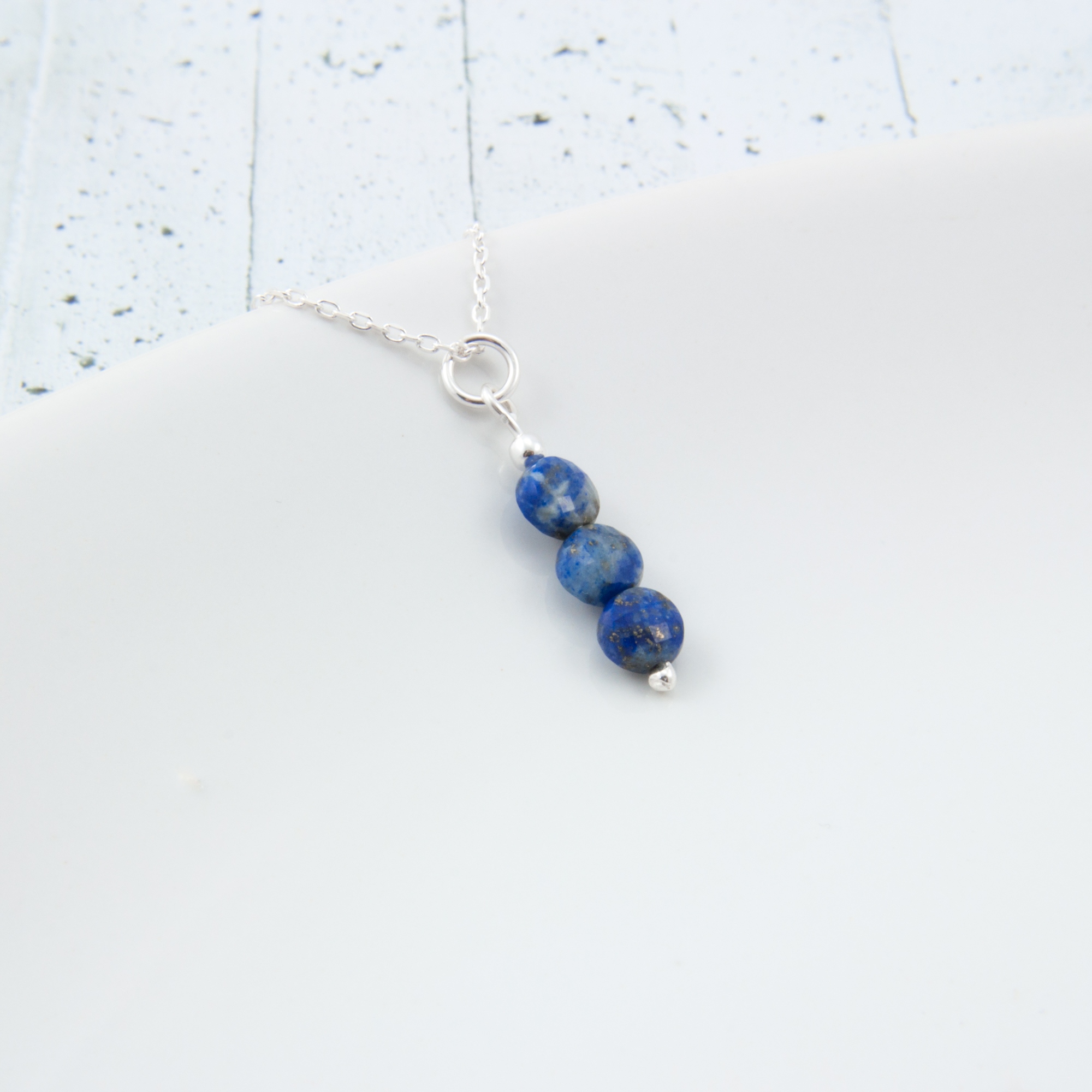 

Naszyjnik srebrny kamień lapis lazuli srebro 40 cm