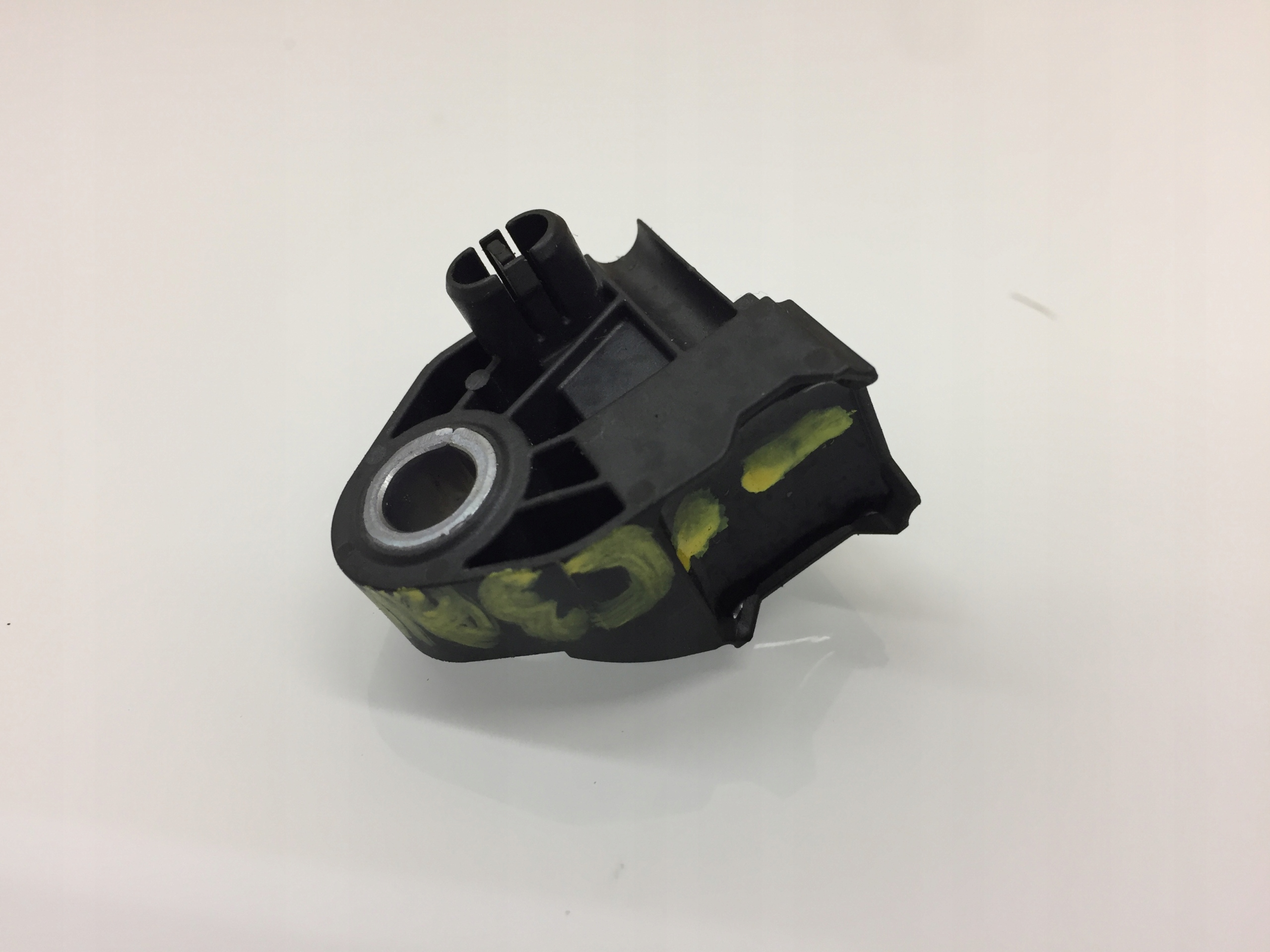 9811536180 - CITROEN C3 AIRCROSS датчик удара ремня спереди