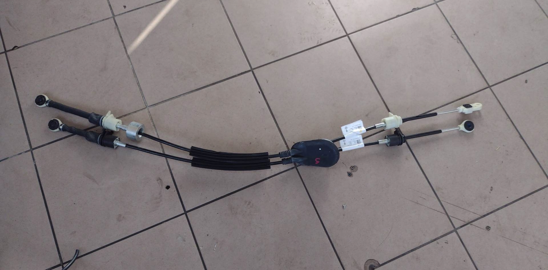 КАБЕЛЬ ПЕРЕМИКАННЯ ПЕРЕДАЧ DACIA SANDERI III 349351390R