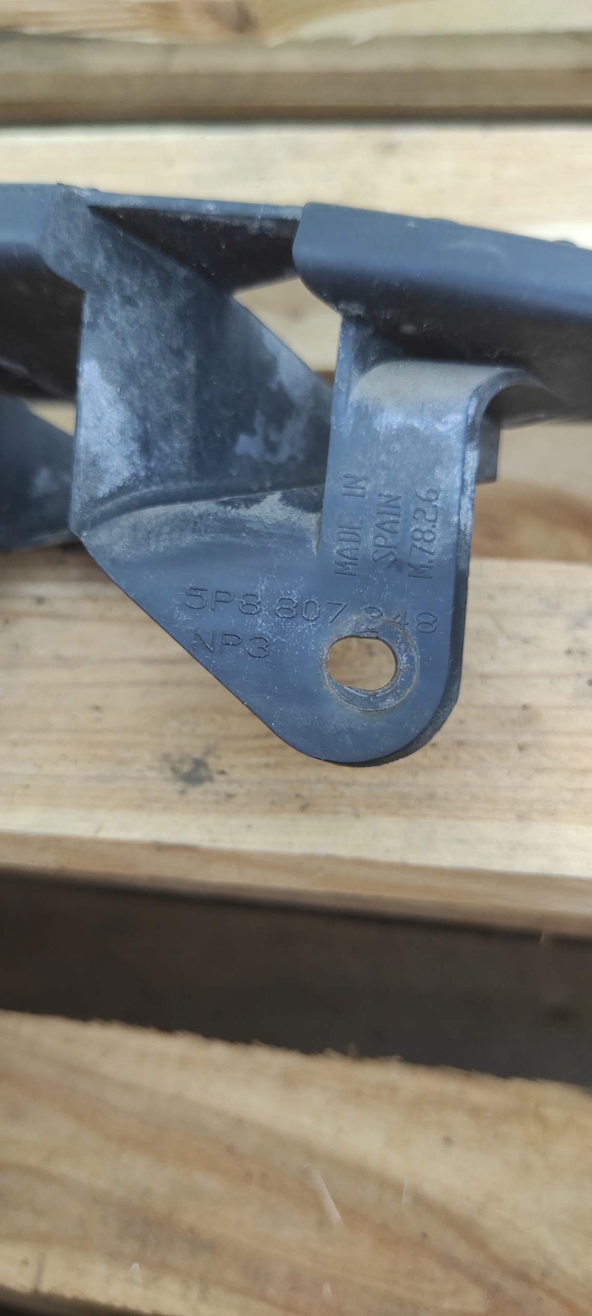 bumper bracket right rear part SEAT ALTEA XL 5P8807348