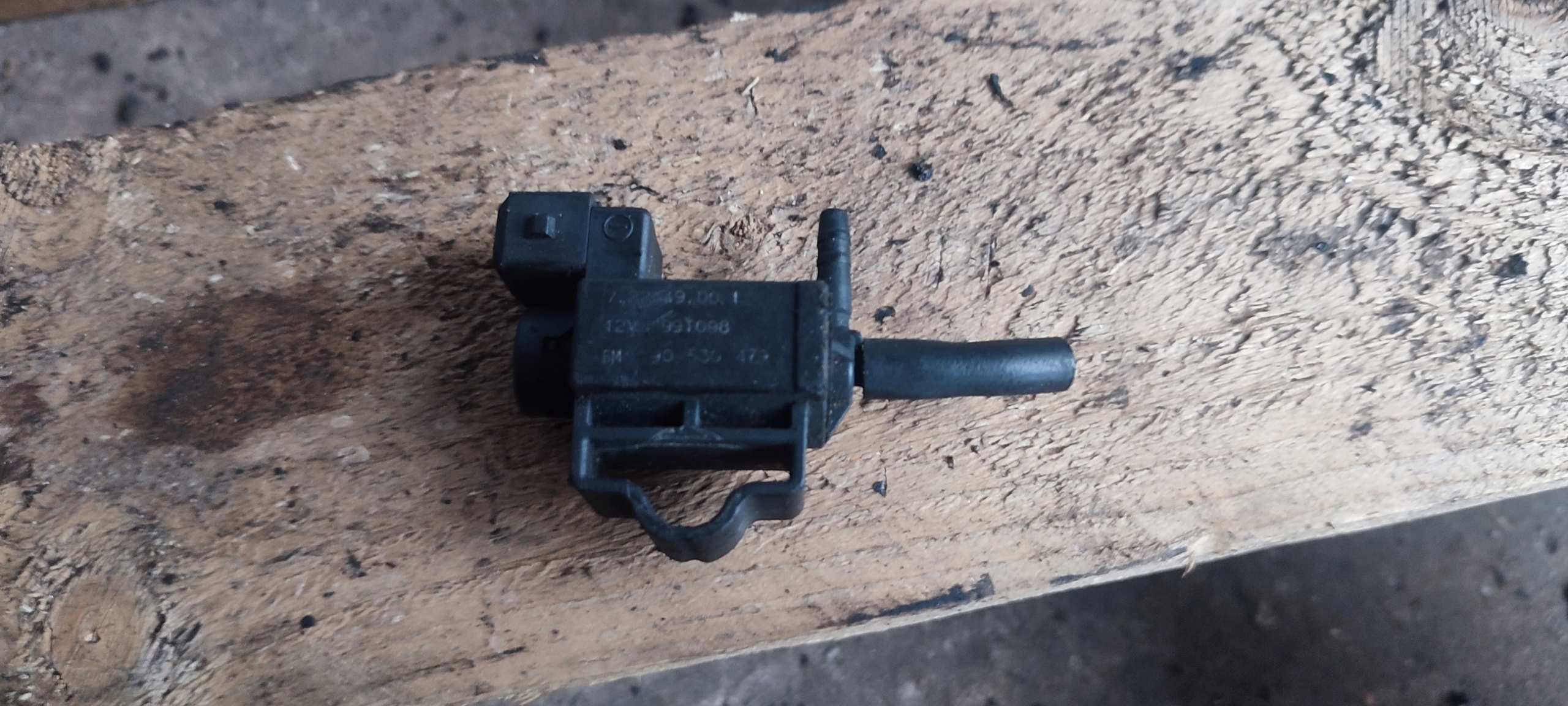 Vanne à vide OPEL 90530479