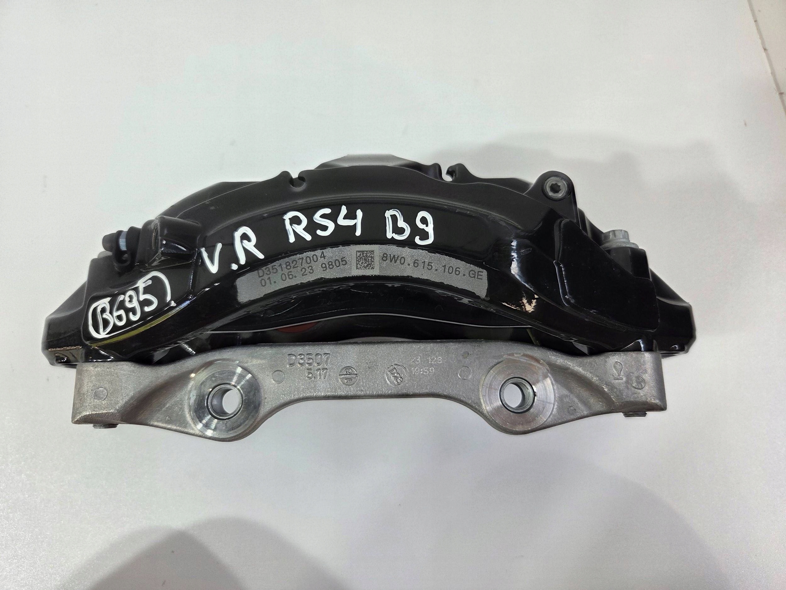 Audi RS4 B9 caliper brake front right 8W0615106GE (B695)