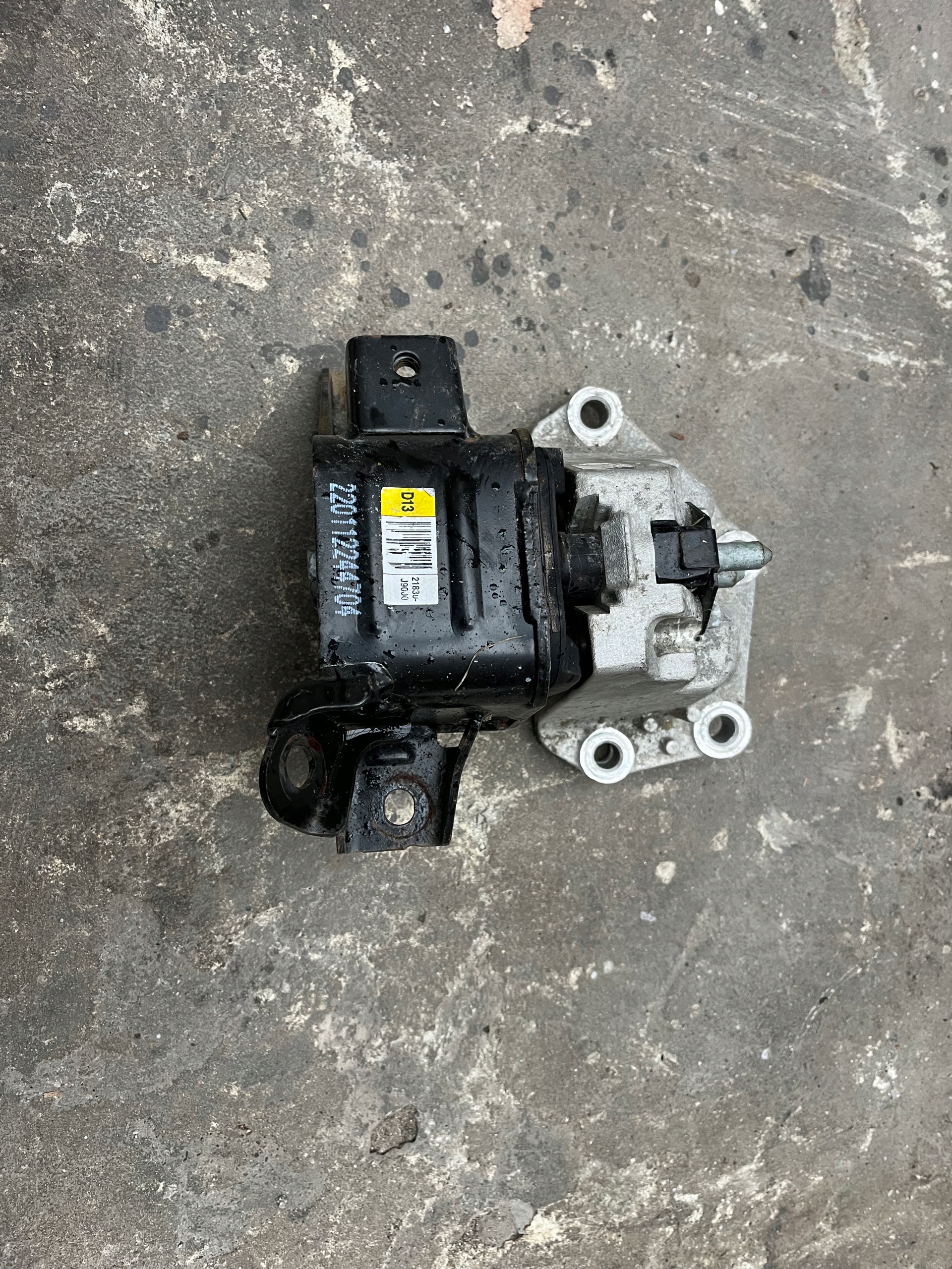 Kia ProCeed III airbag gearbox mounting
