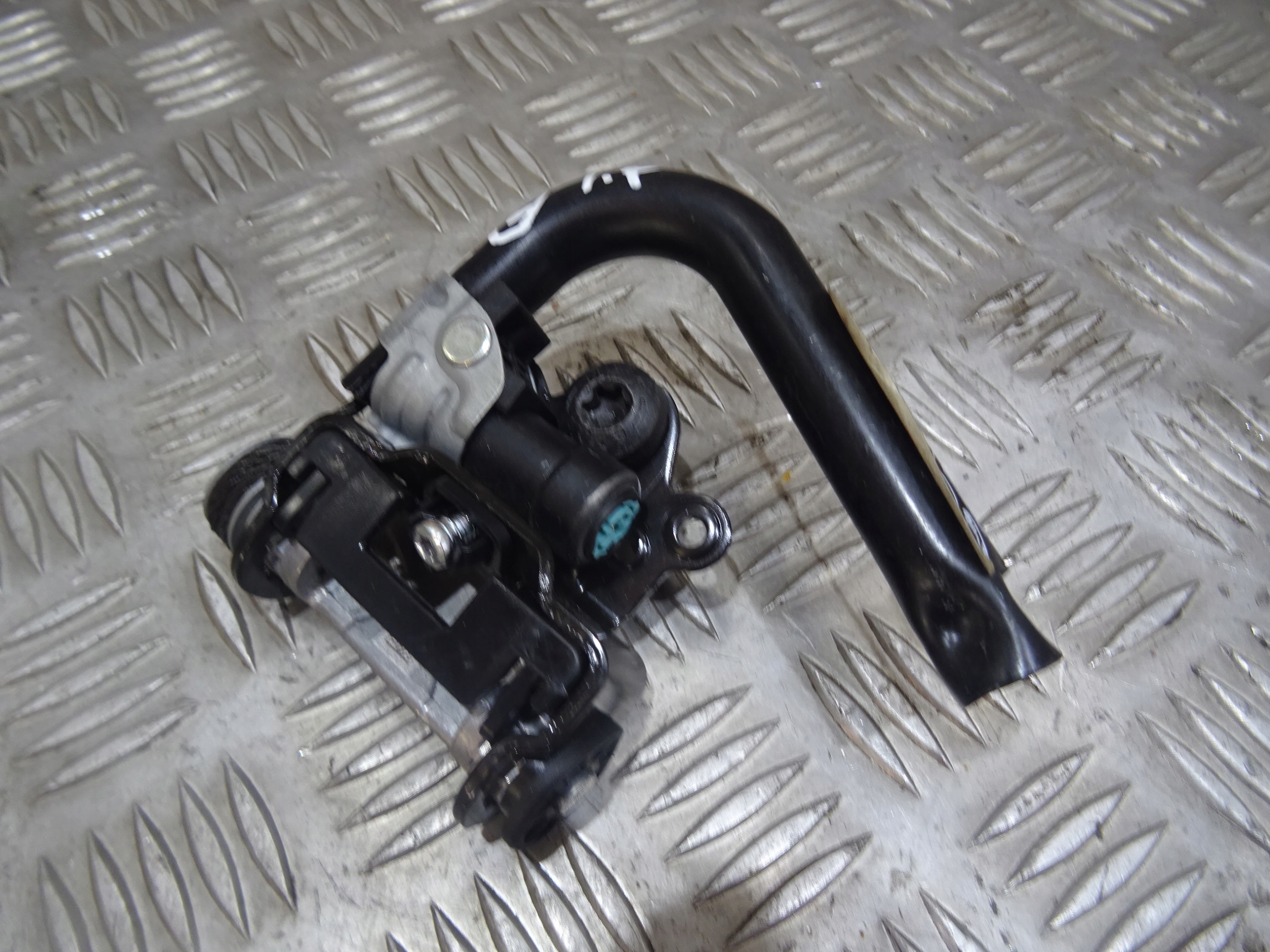 jaguar X590 натяжитель левый J9C3-614B03-AB
