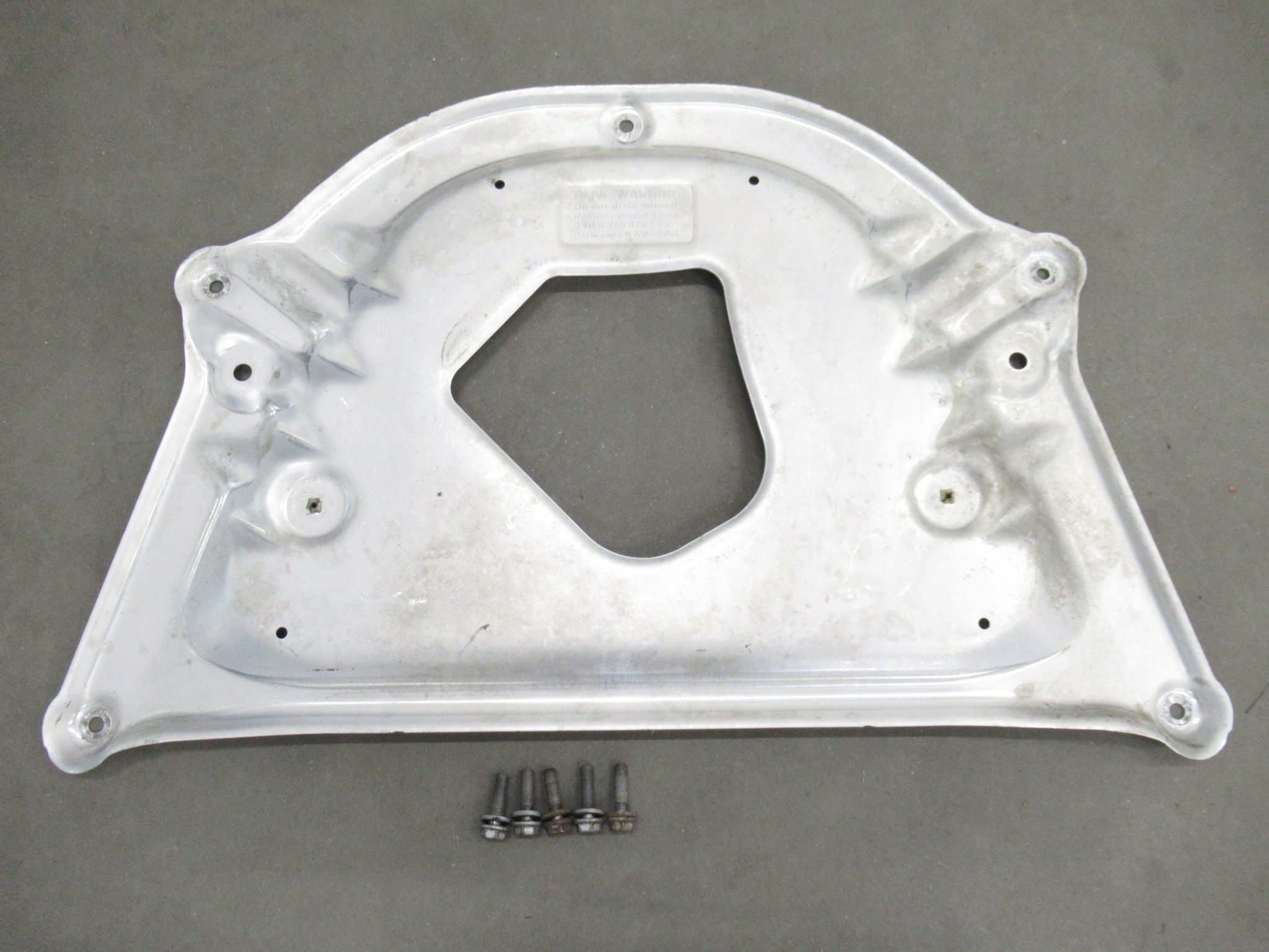 cover covering cover below engine BMW e60 e61 e63 e64 screws