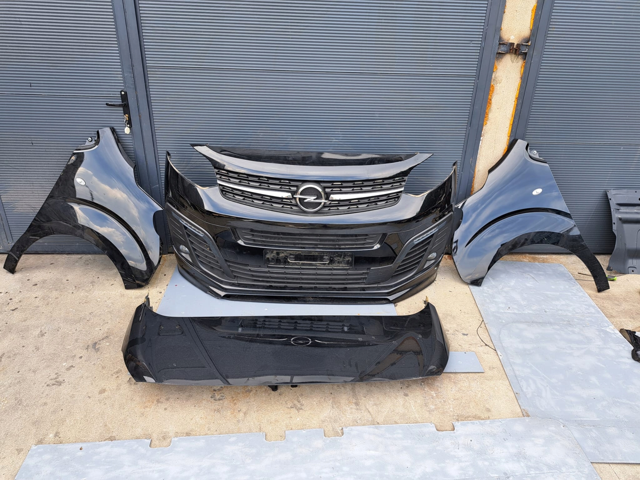 KOMPLETNY PRZÓD OPEL VIVARO C