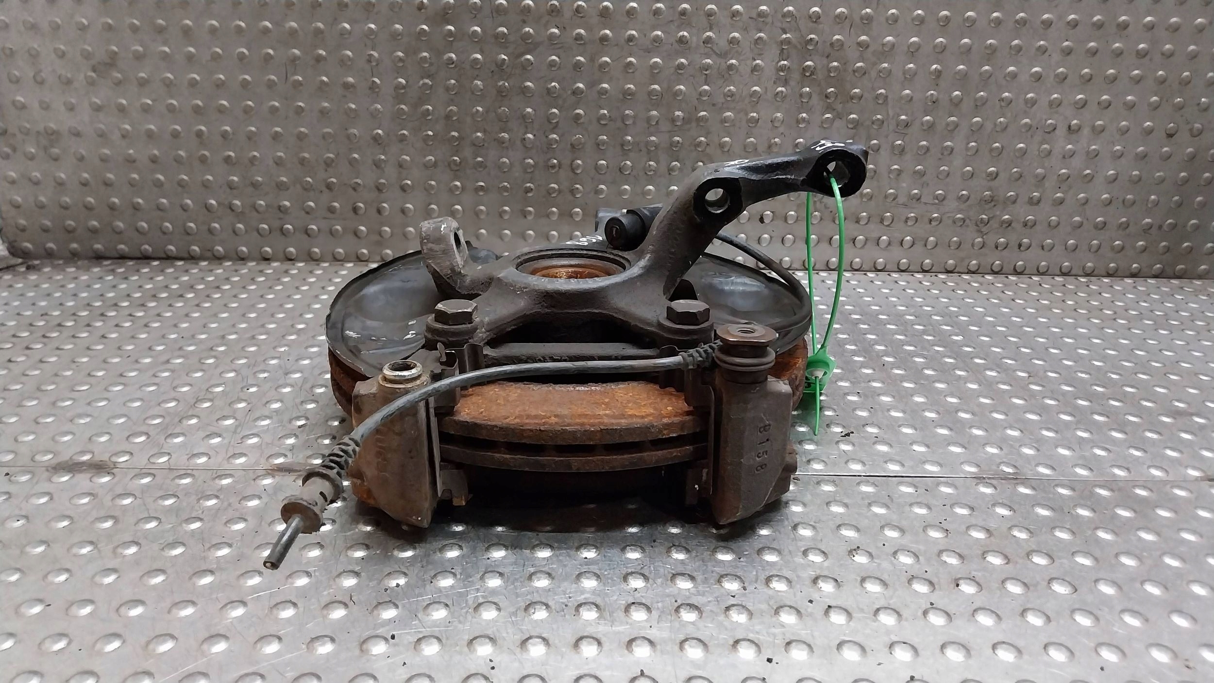 otoč čepu pravý předek 6813 MERCEDES A W168