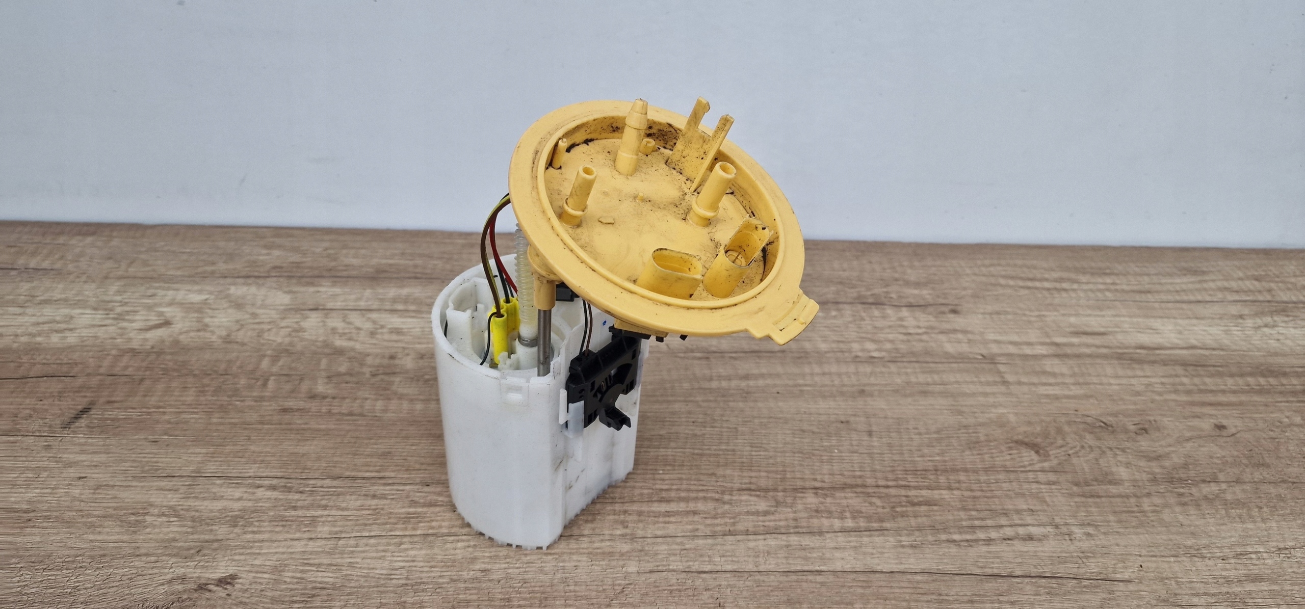 feed pump AUDI A3 GOLF LEON OCTAVIA 320900813