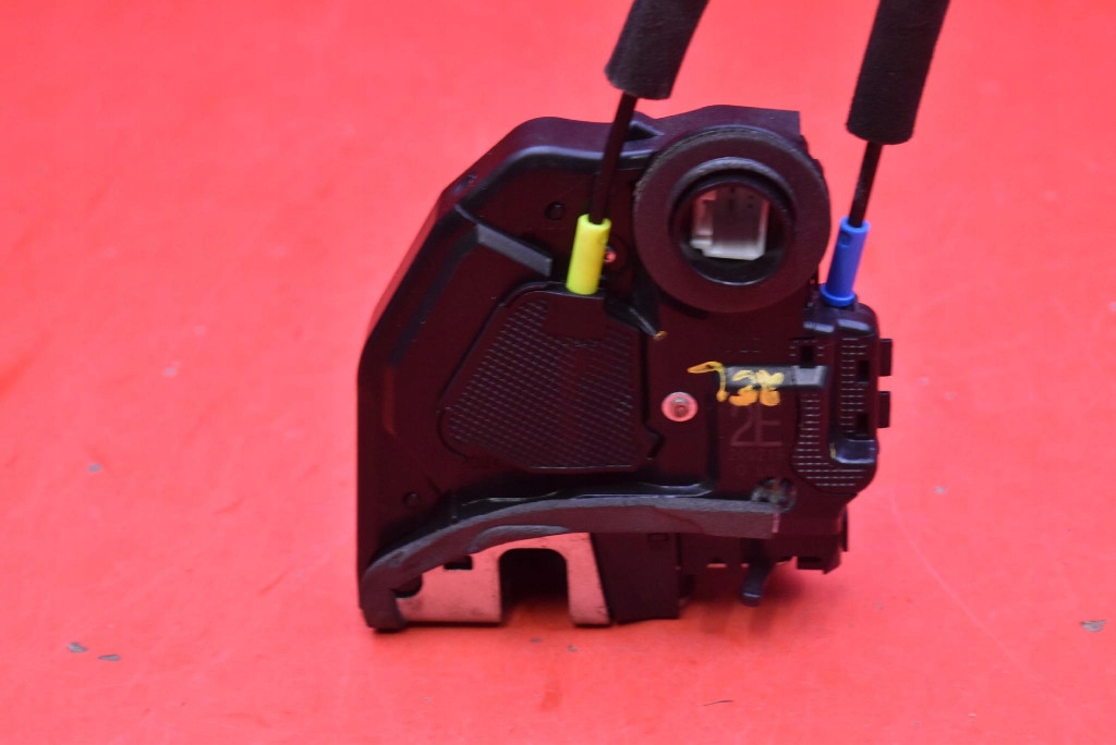 lock door left rear part rear TOYOTA COROLLA E21 KOMBI 18-25