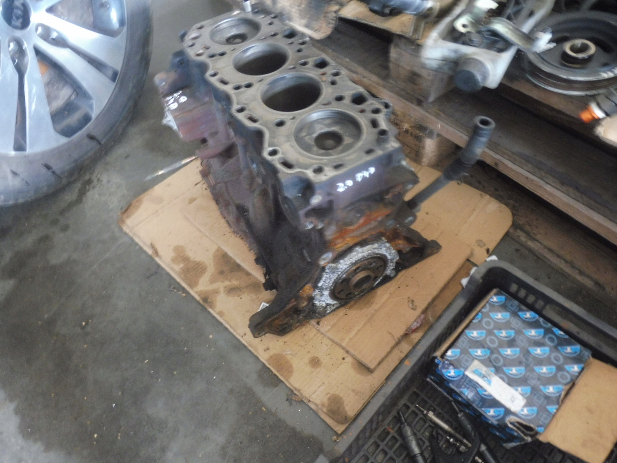 BLOK DÓŁ SILNIKA TOYOTA RAV 4 II 2.0 D4D Numer katalogowy części rav 4 blok silnika