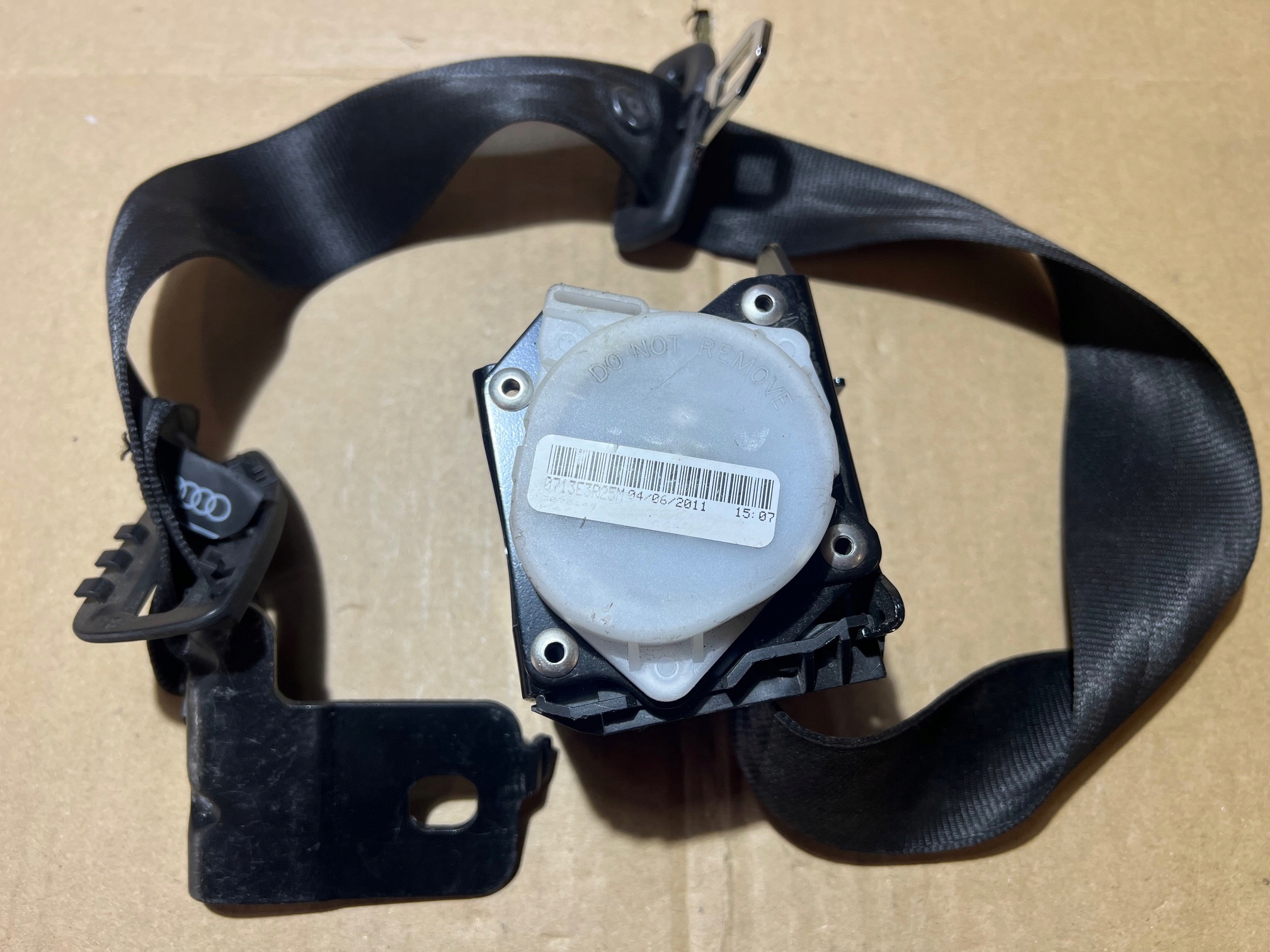 AUDI A8 D4 Gurten Sicherheits mitte heck hinten 4H0857807J