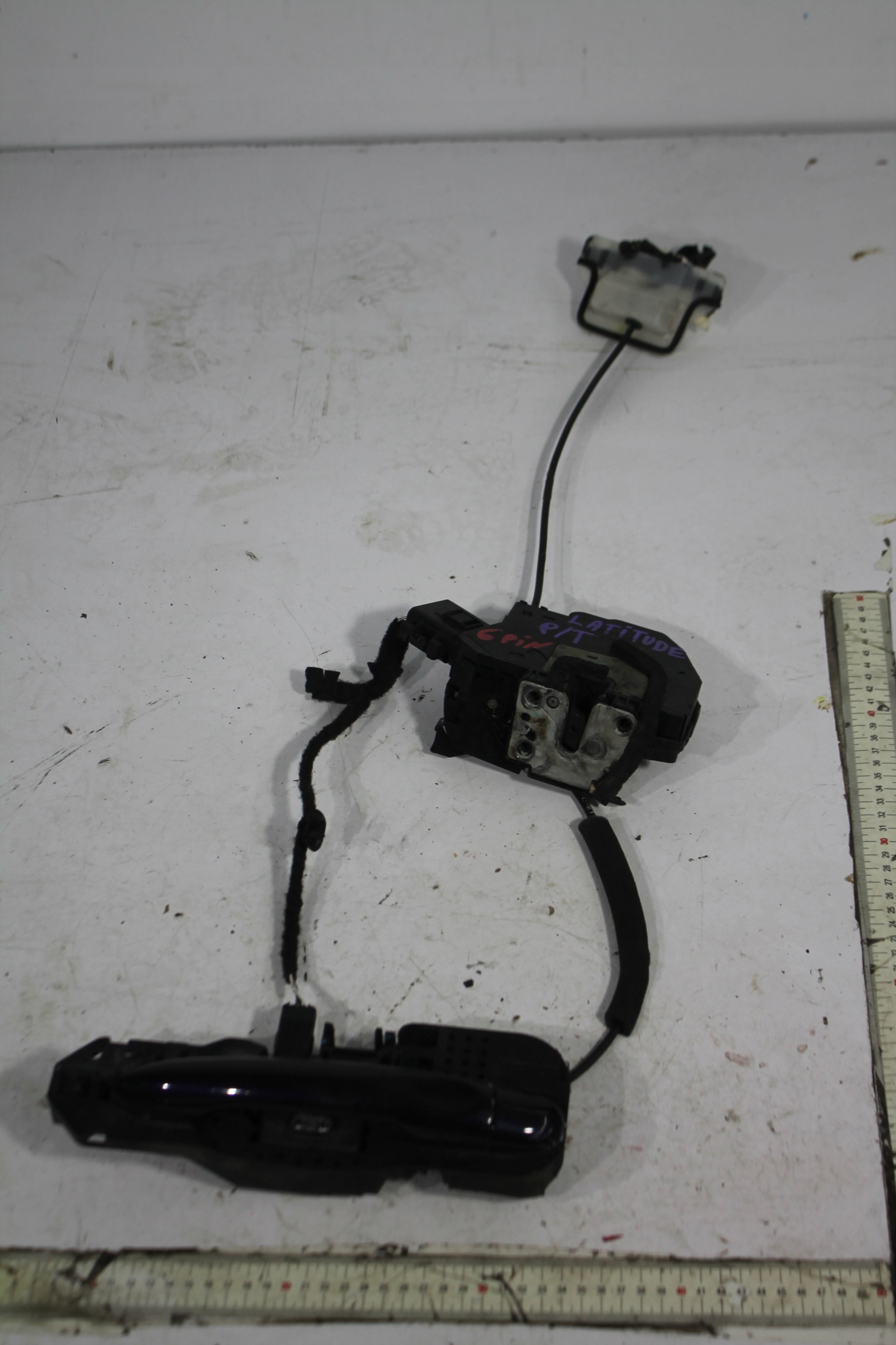 lock handle right rear part 6PIN RENAULT LATITUDE 10