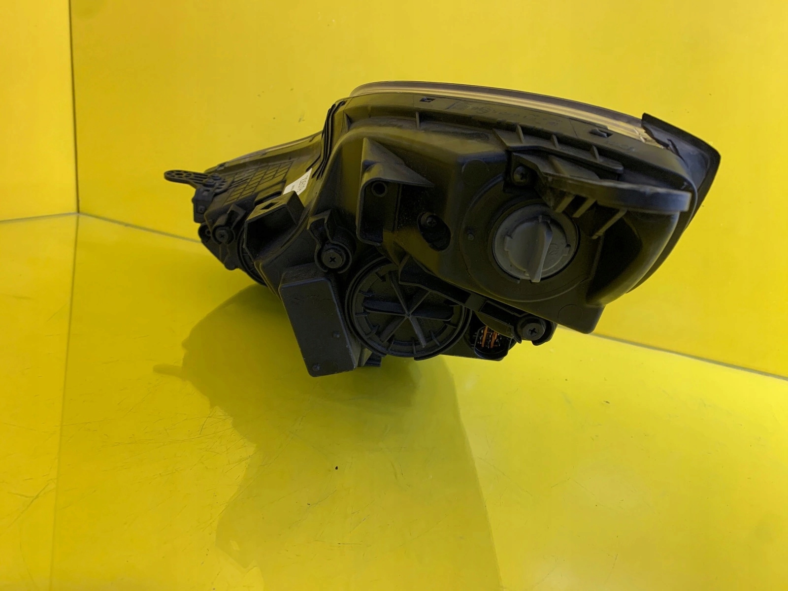 Hyundai IX20 2011- light front right