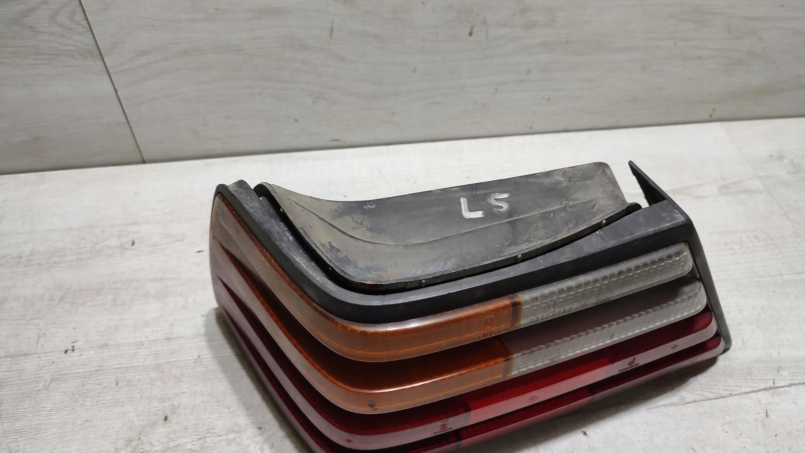 light left rear part Mercedes w124