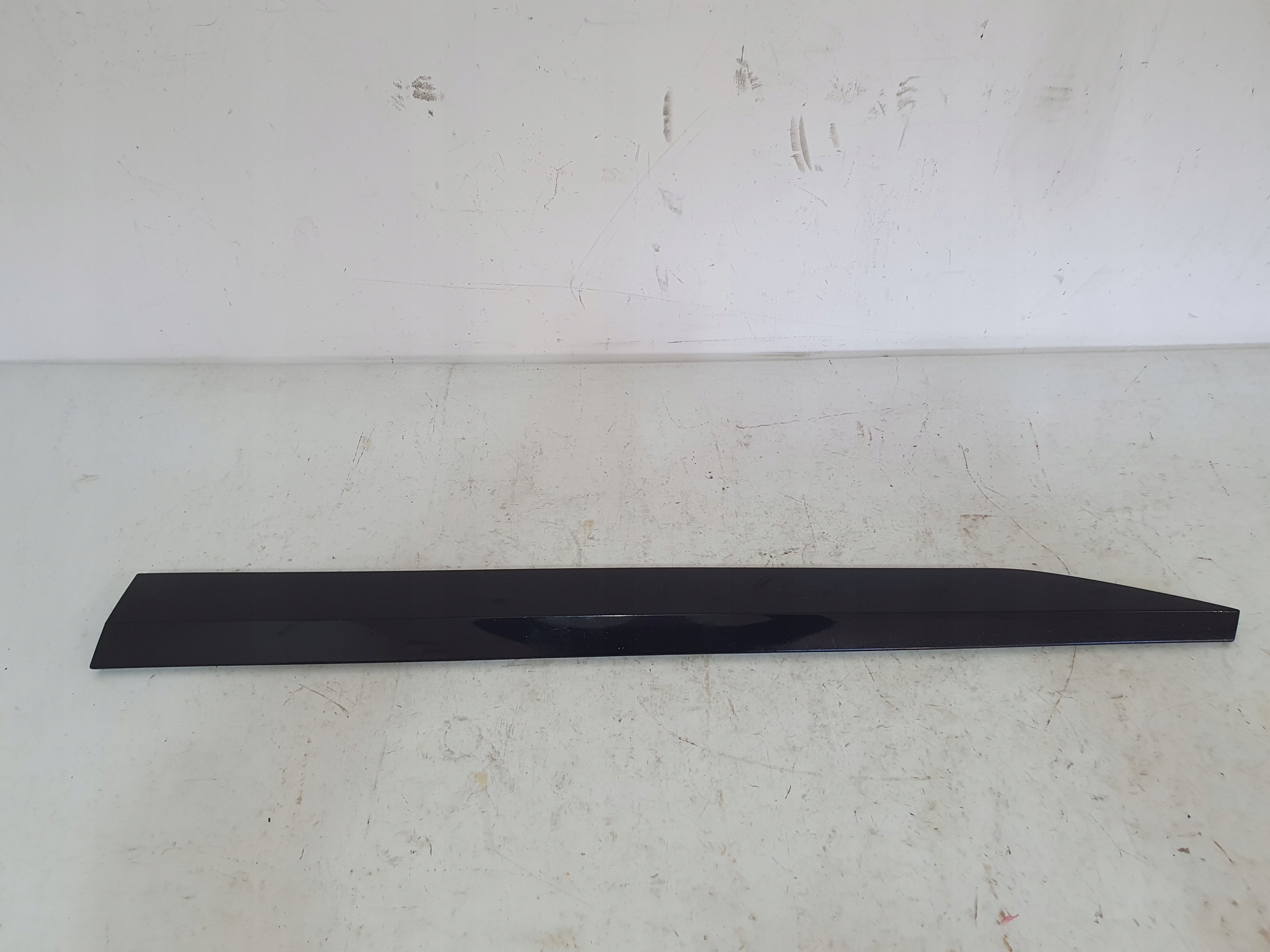 SKODA SUPERB III 3 2014 - moulding door PRZEDNICH front right 3V0854940C