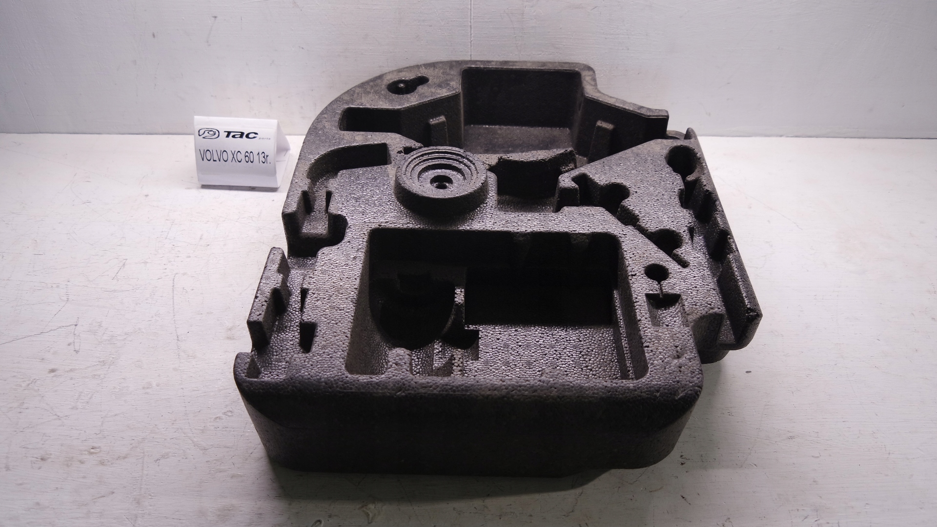 STYROPIAN KOŁA ZAPASOWEGO VOLVO XC60