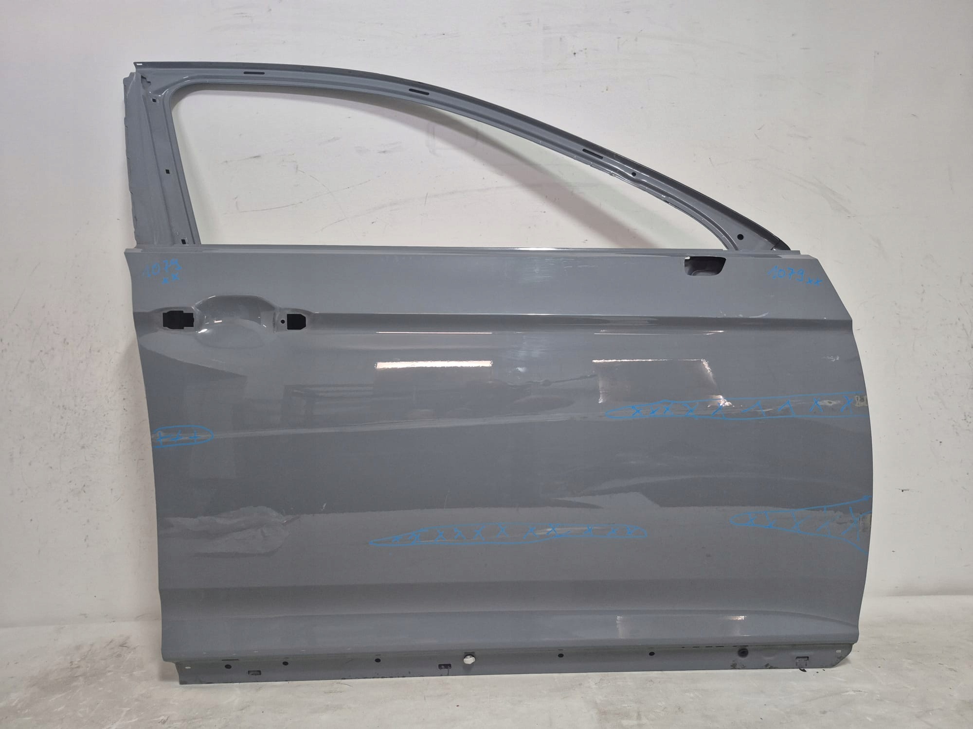 VW PASSAT B8 14-23 door front front right 3G0831312L
