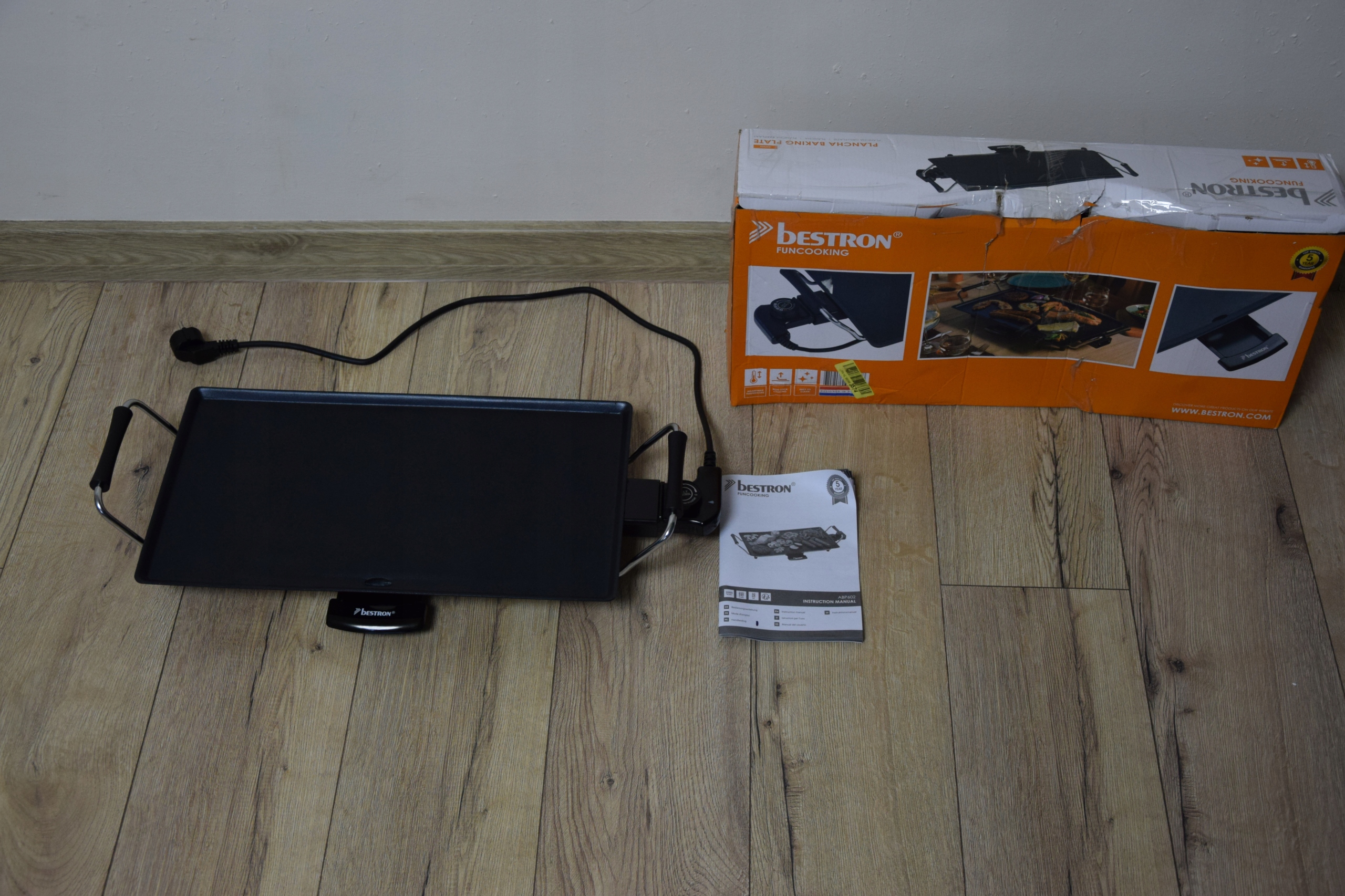 Kontaktowy grill elektryczny Bestron ABP602 czarny 2000 W Marka Bestron