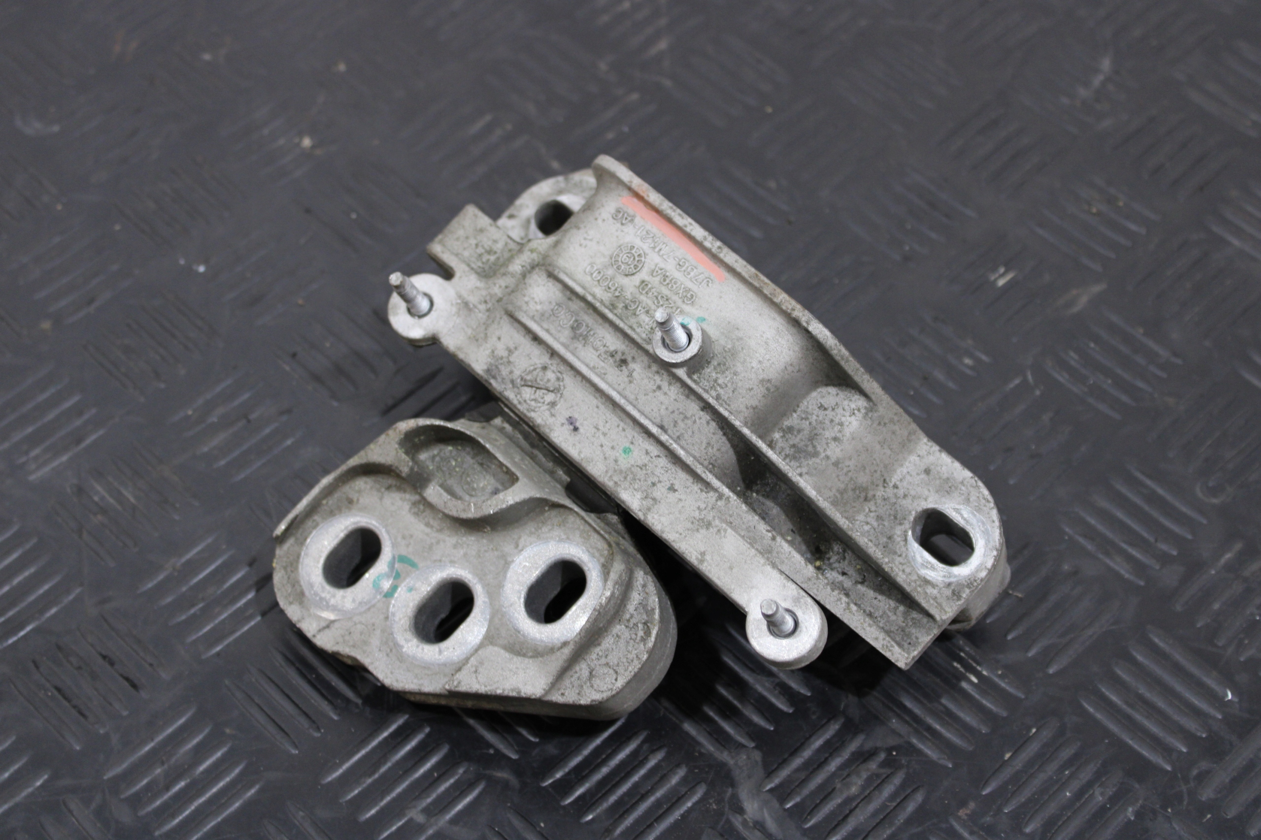 holder engine mount J7BG-7M121-AC FORD KA+ KA + ACTIVE LIFT