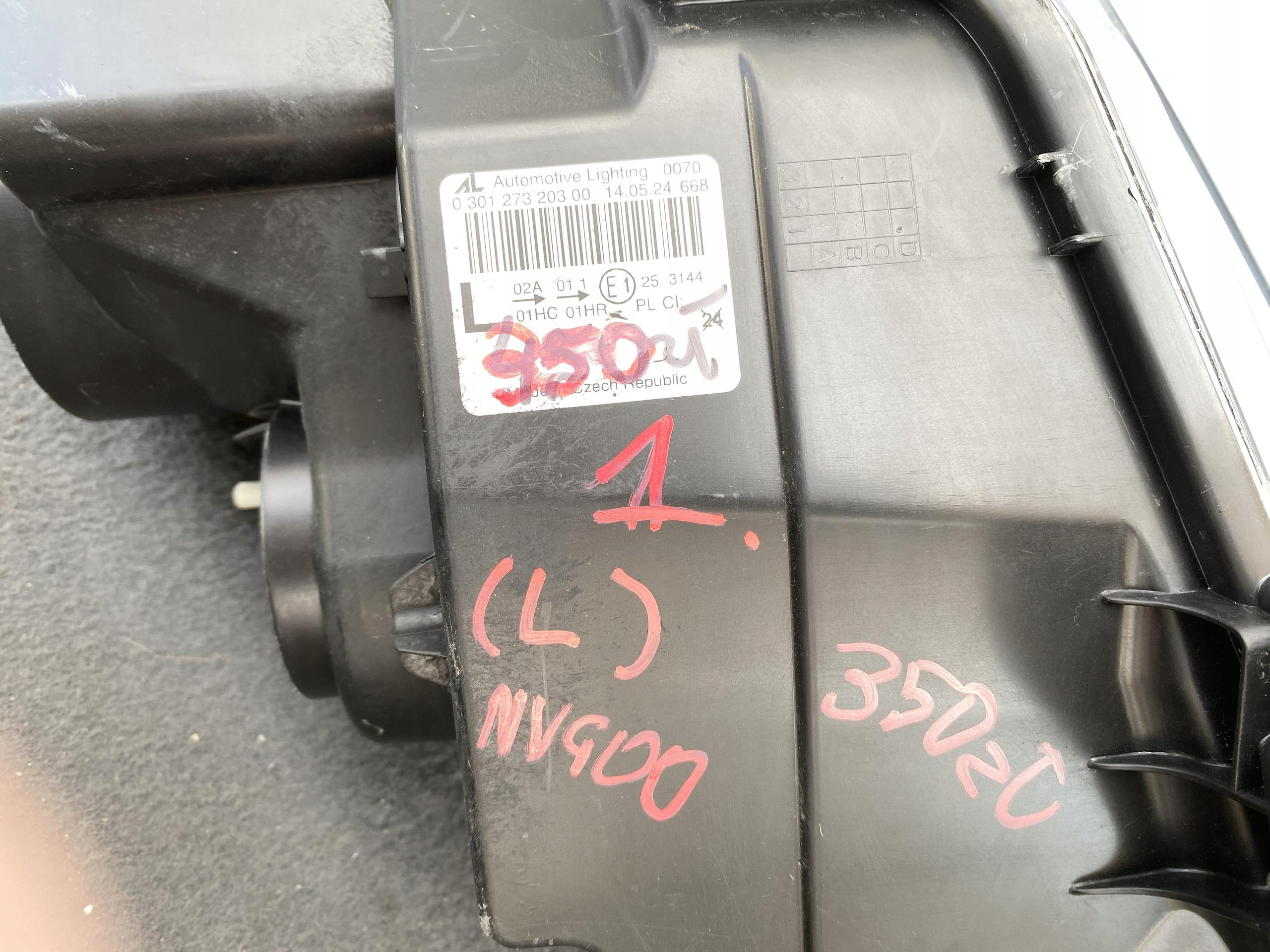 NISSAN NV400 10- light REFLEKTOR front left left original
