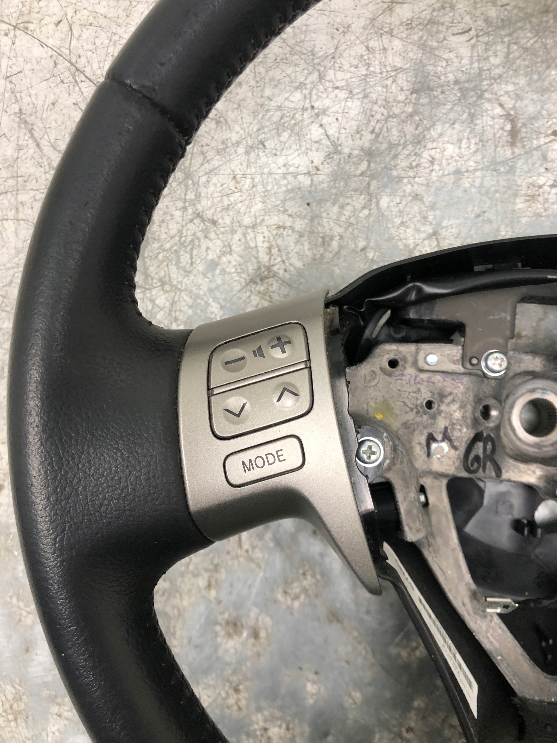 steering wheel, leather MULTIFUNKCJA TOYOTA AURIS and 607095202