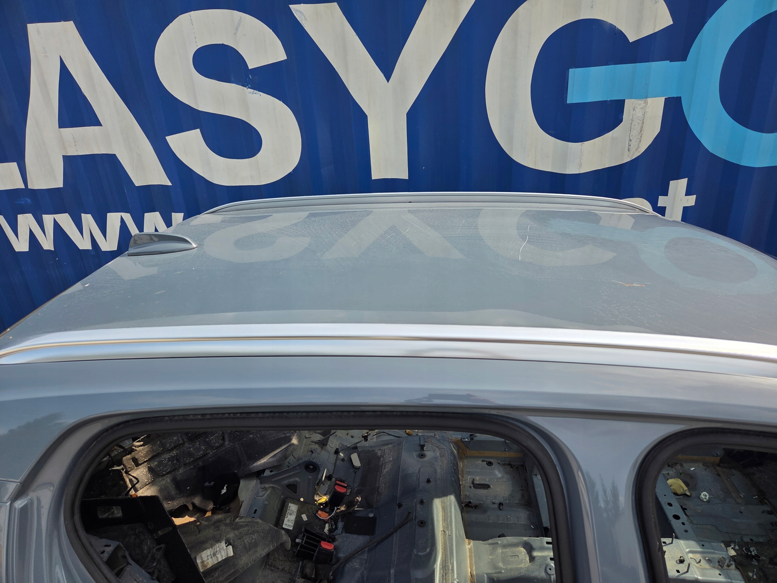 Volvo XC40 dach Z RELINGAMI