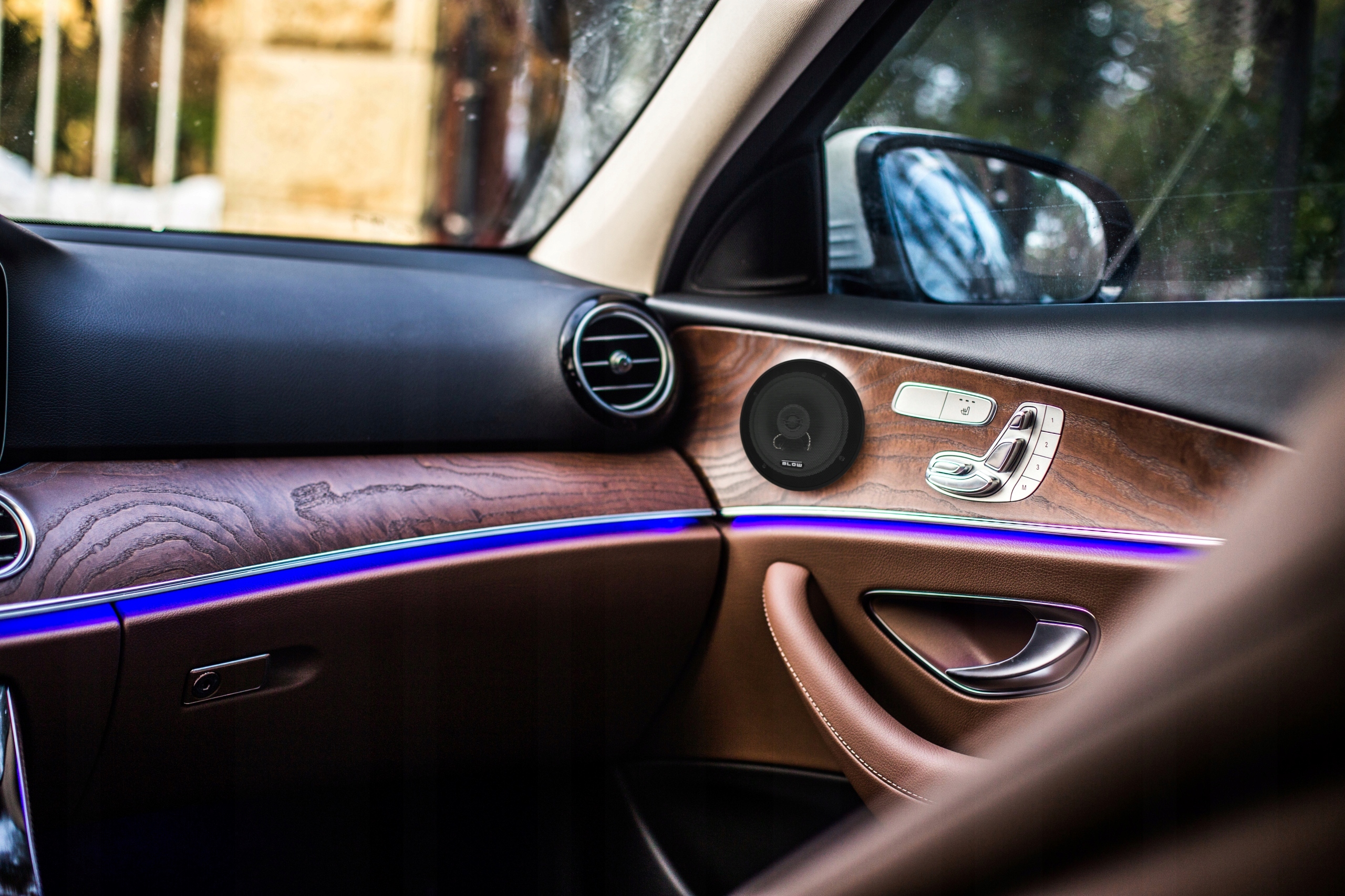 MOCNE GŁOŚNIKI SAMOCHODOWE DWUDROŻNE 120W 165mm KOMPLET MASKOWNICE SLIM BUS Model WH-1617 SLIM