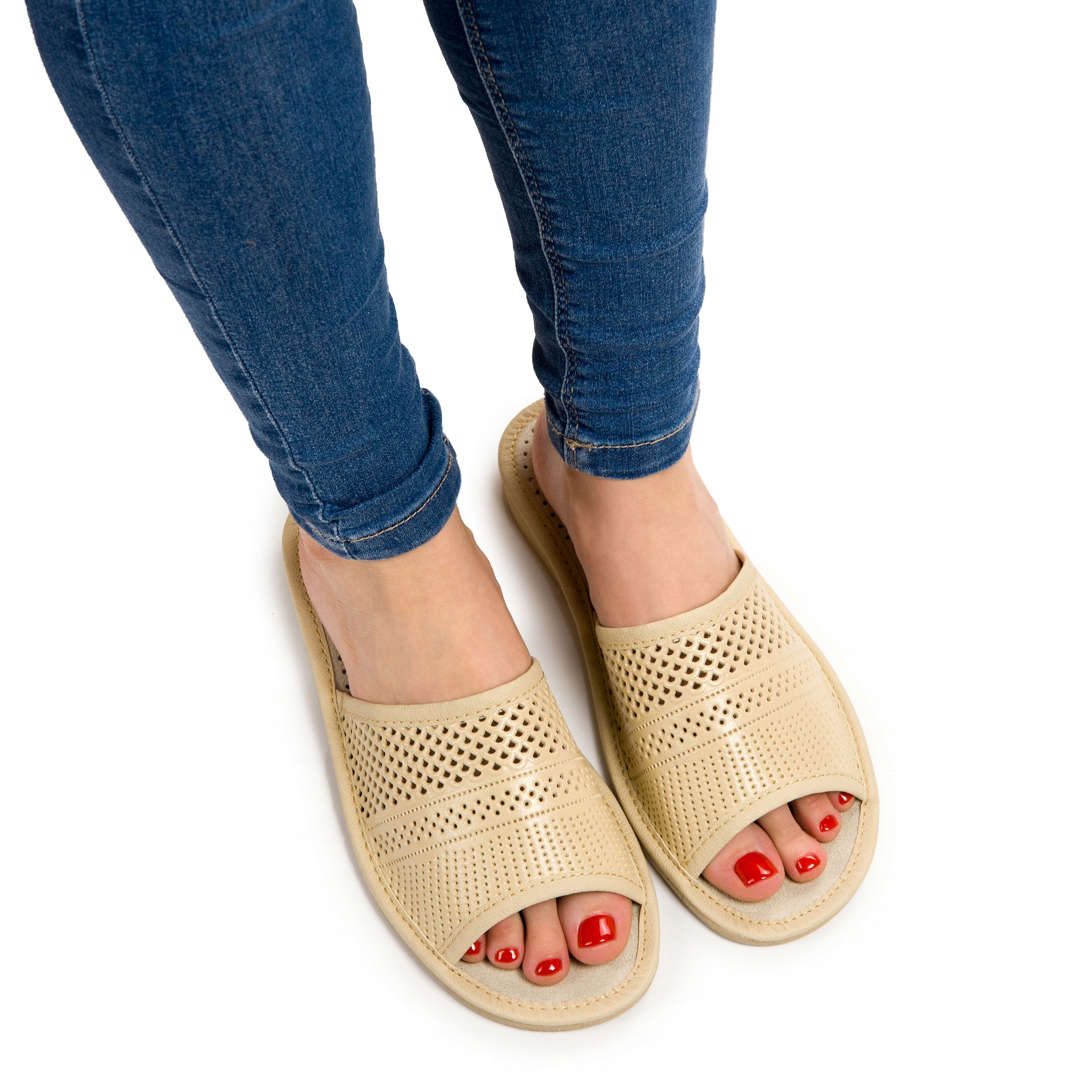 Modne klapki na LATO beżowe pantofle skóra damskie