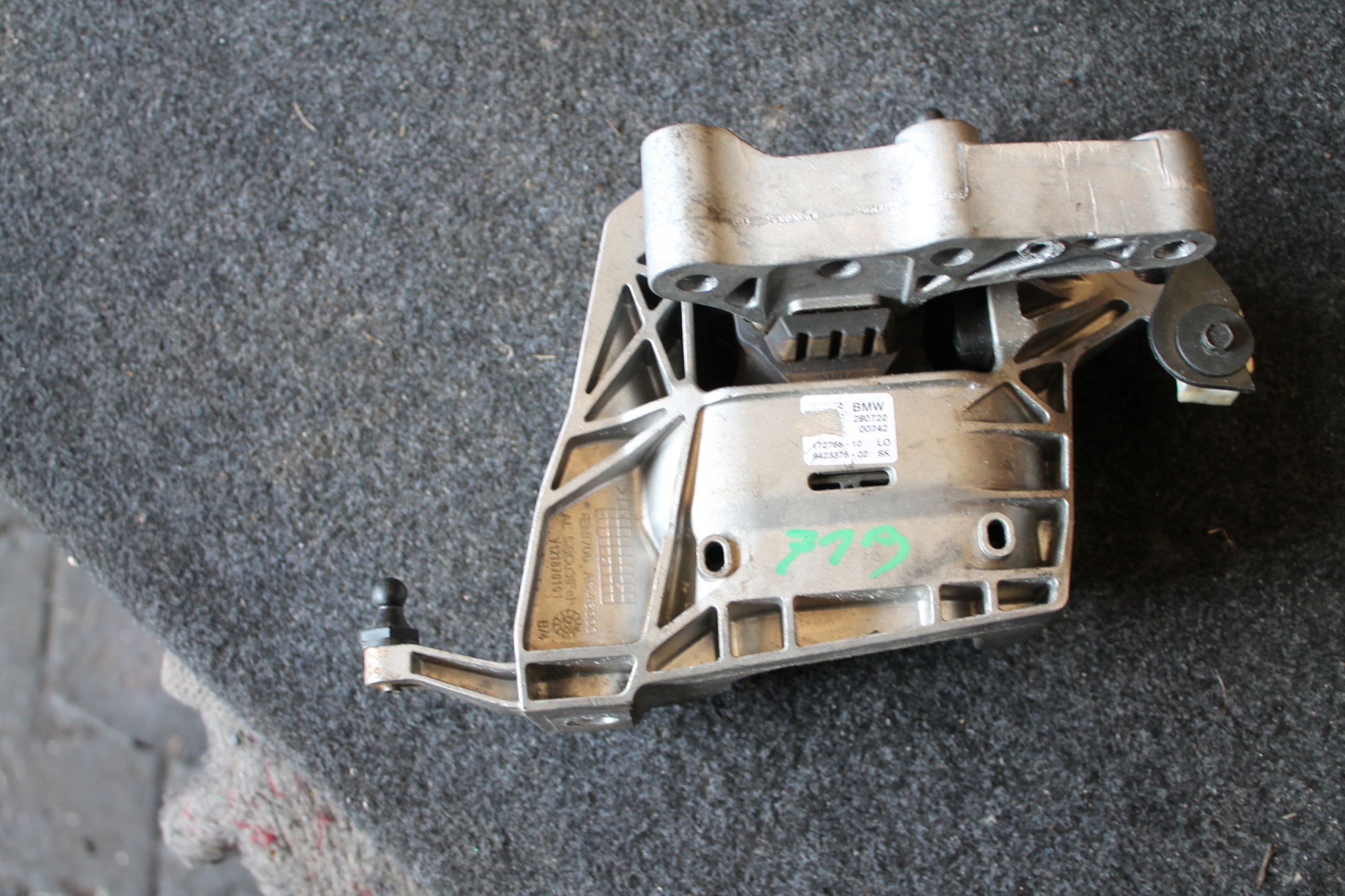 719. airbag engine mount 9423376