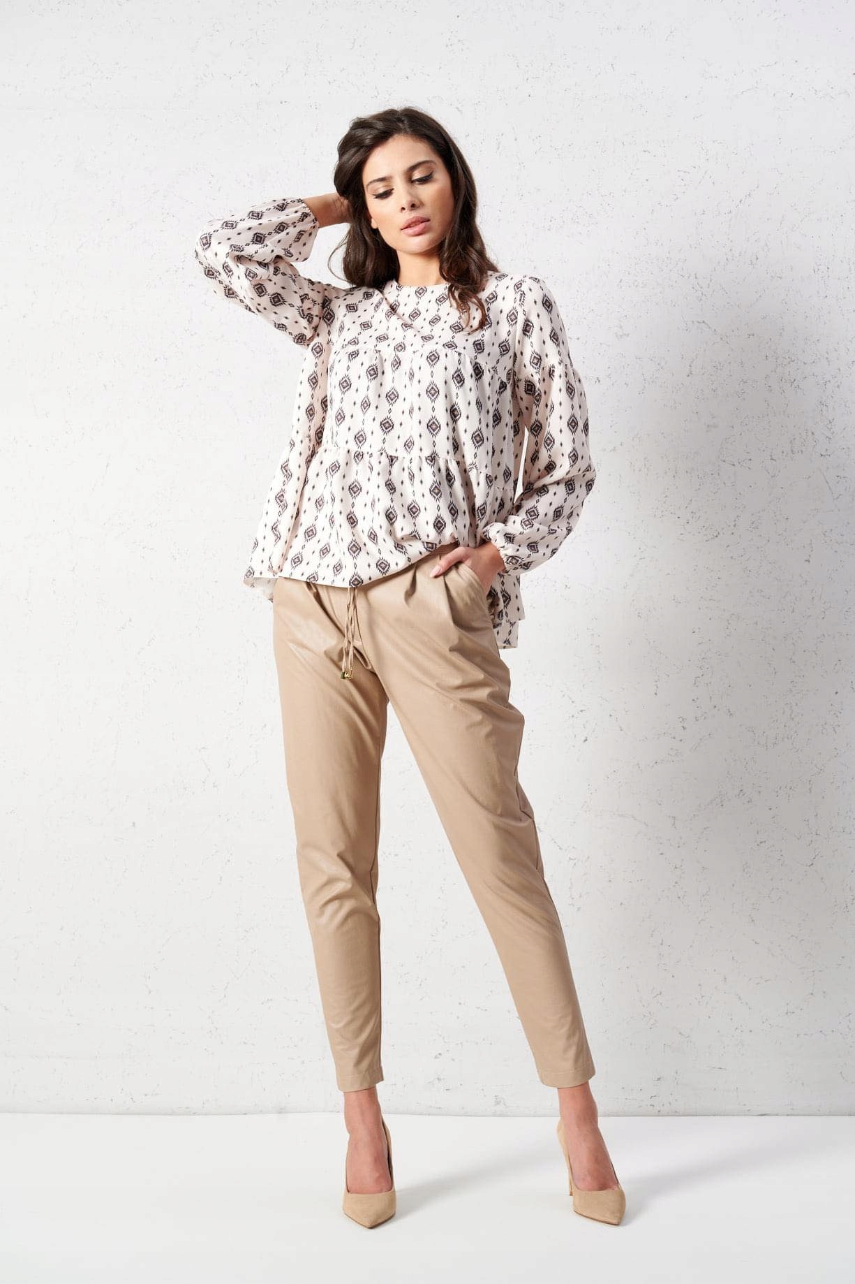 Béžové kalhoty z eko kůže Model 0565 Lalous vel L