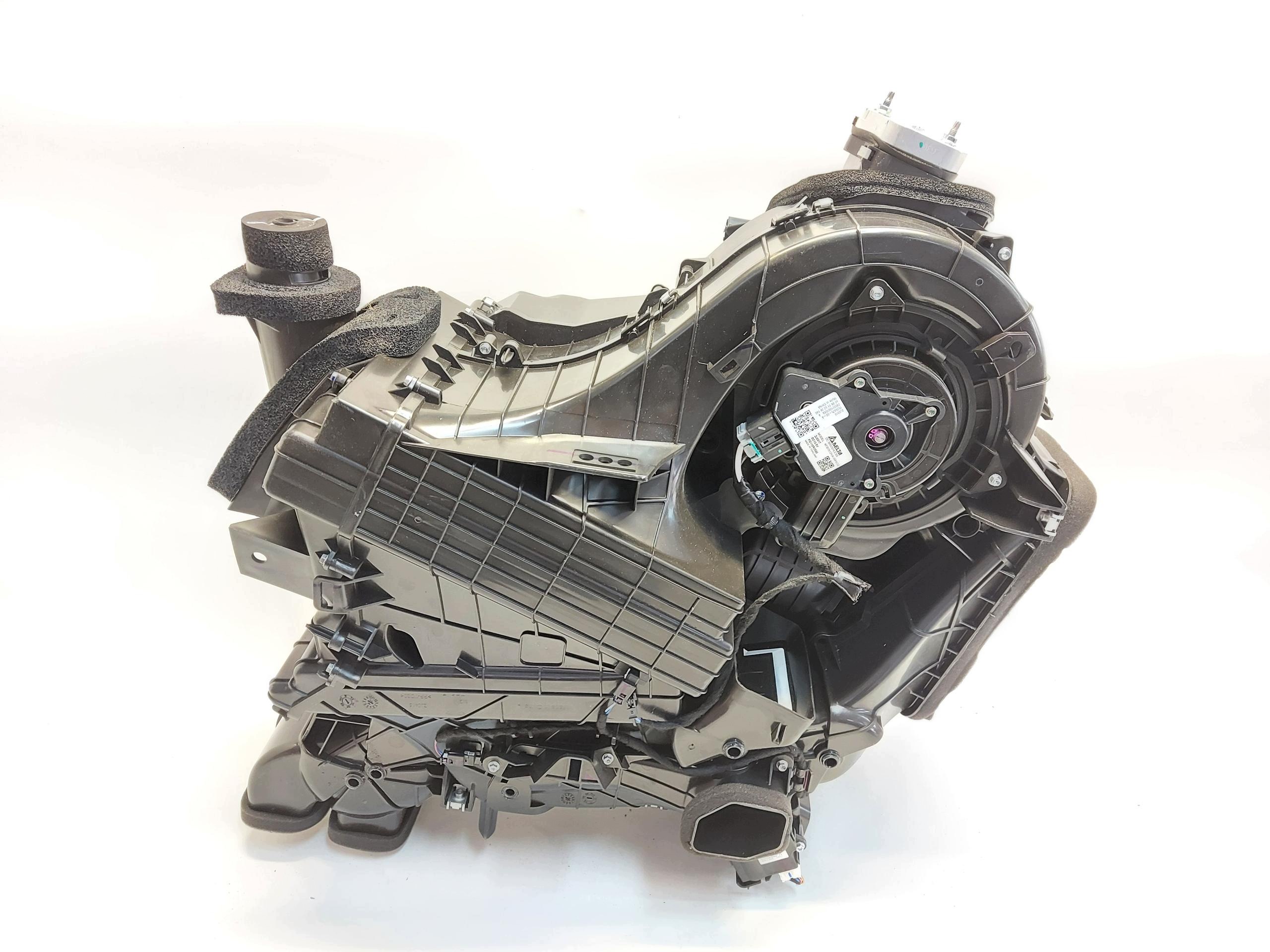 TESLA MODEL Y 2024r, heater heating 1679910-20-B-JLK01