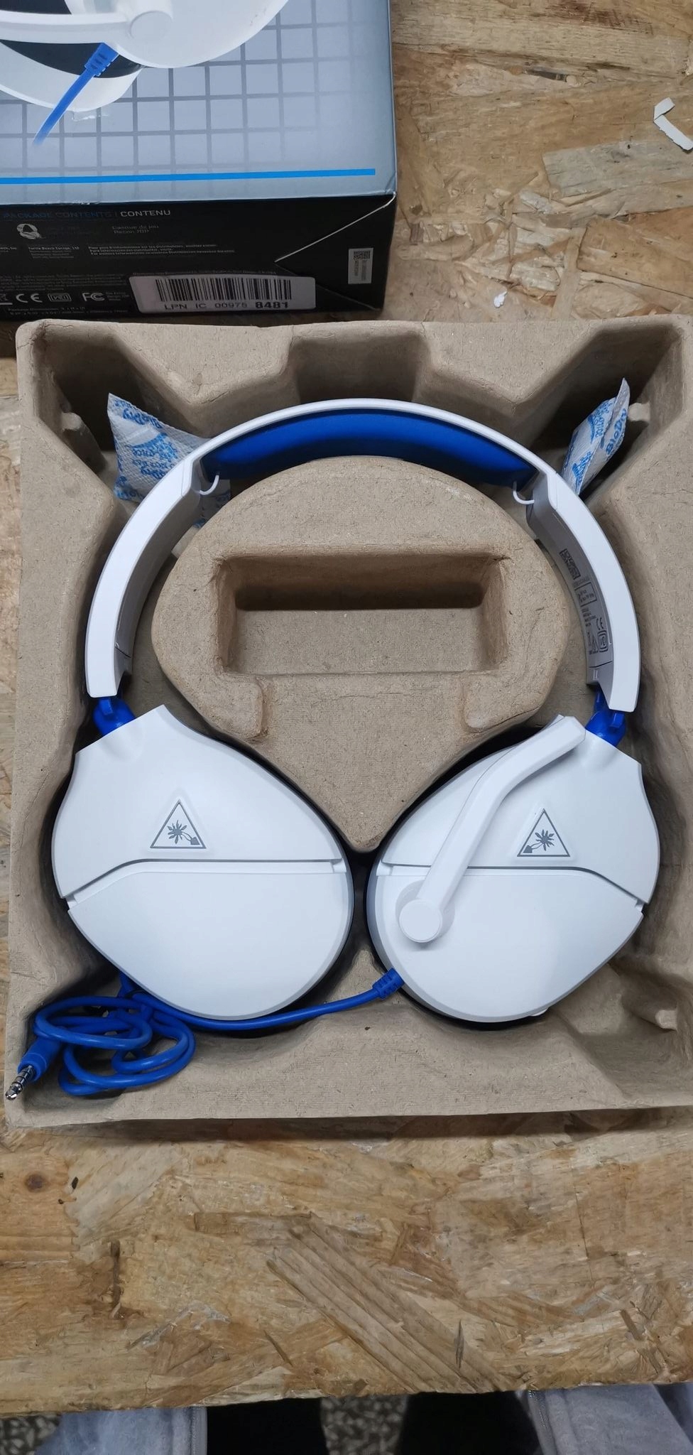 Słuchawki TURTLE BEACH Recon 70P biało-niebieski Kolor biały