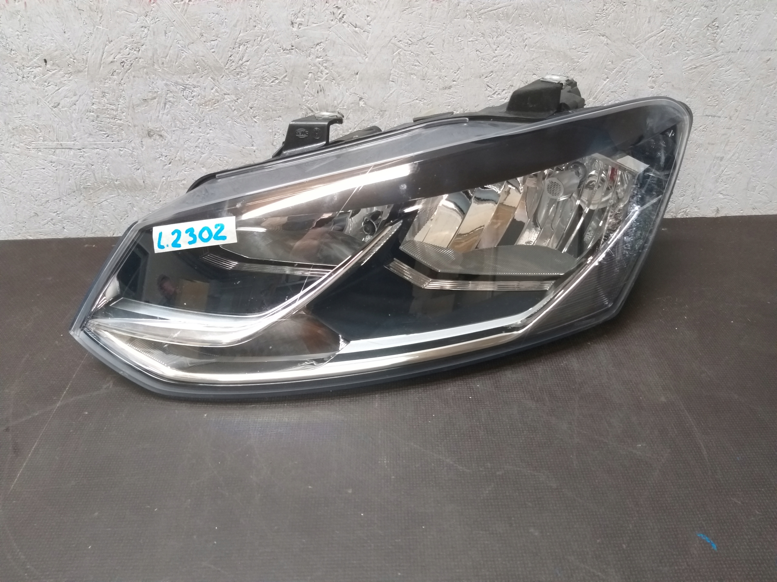 LIGHT FRONT LEFT VW POLO 14- 6C1941005